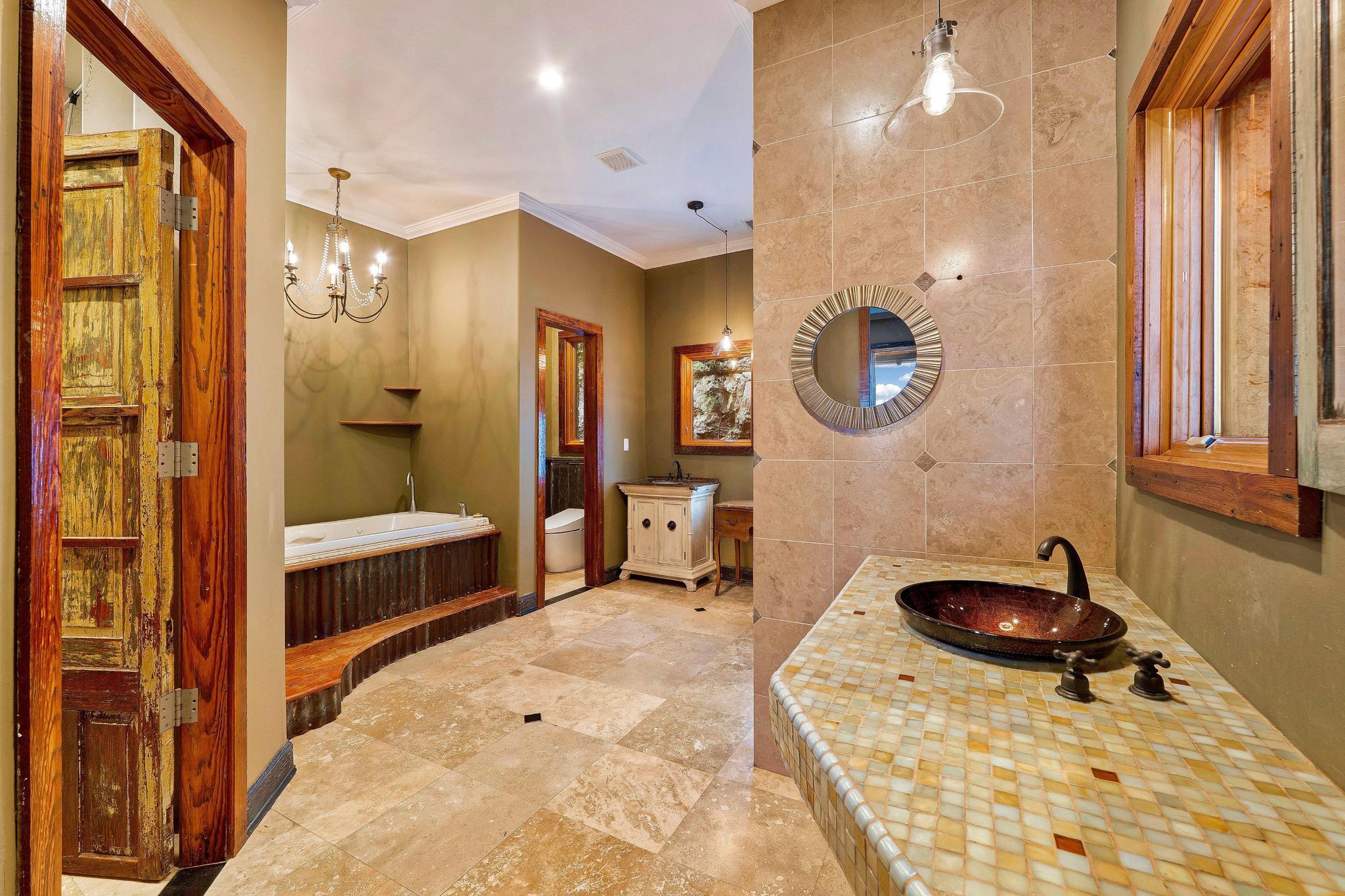 13906 Skyline DR