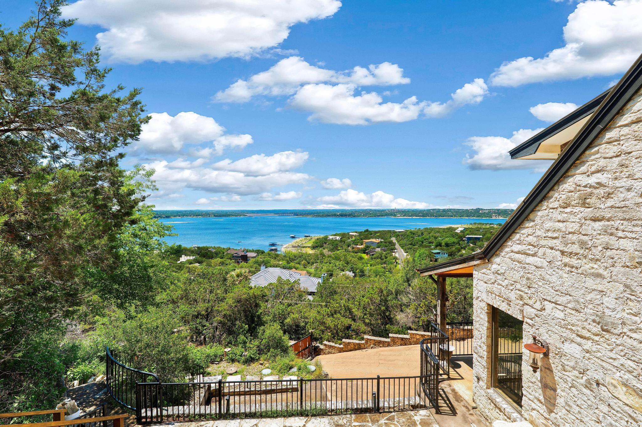 13906 Skyline DR