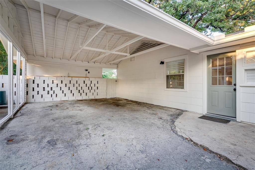 2402 Westover RD