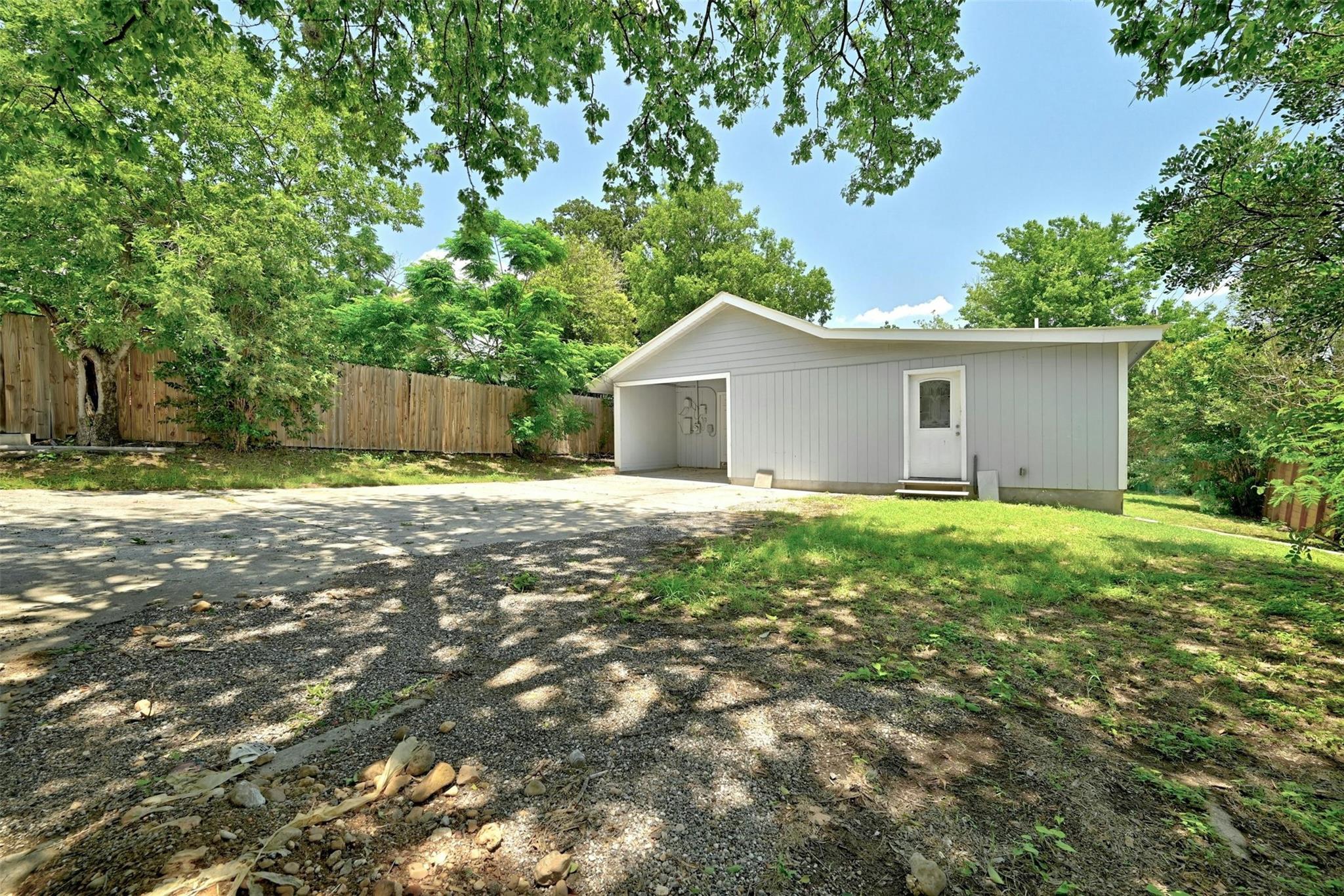 1200 Walnut Ave