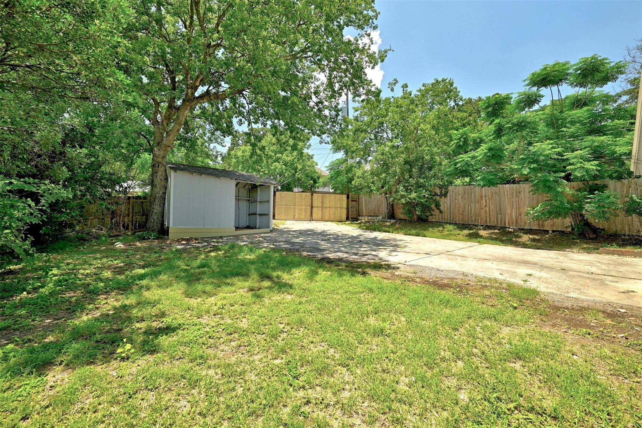 1200 Walnut Ave