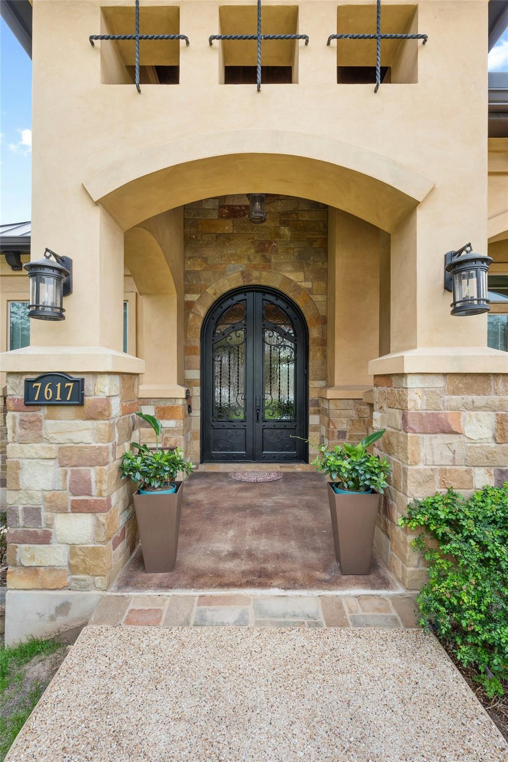 7617 Lazy River CV
