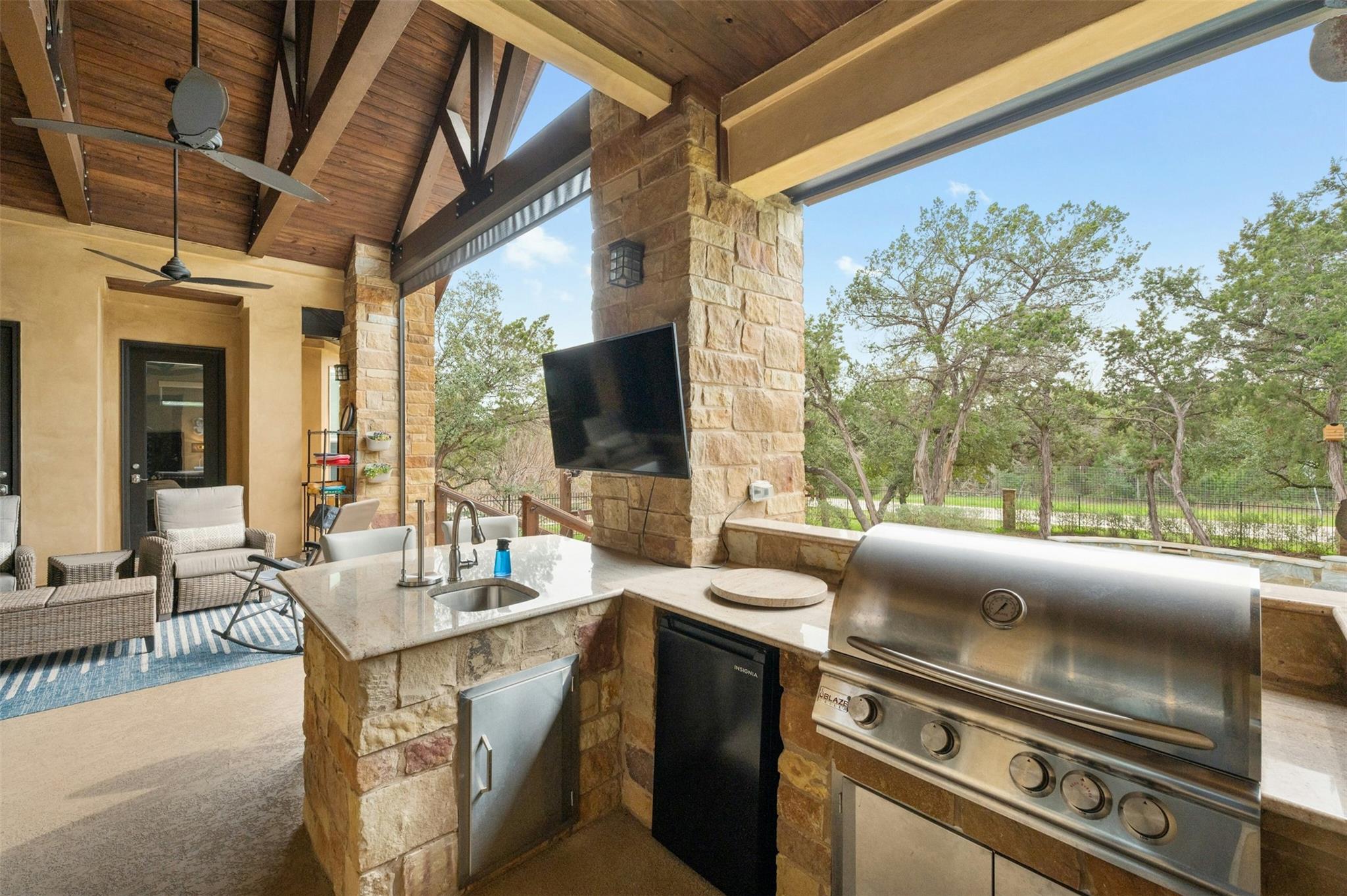 7617 Lazy River CV