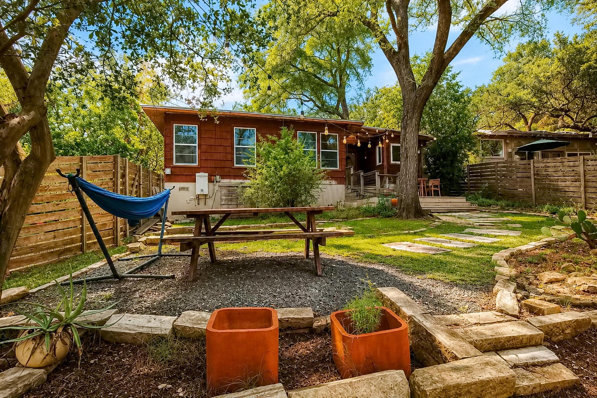 2209 La Casa DR
