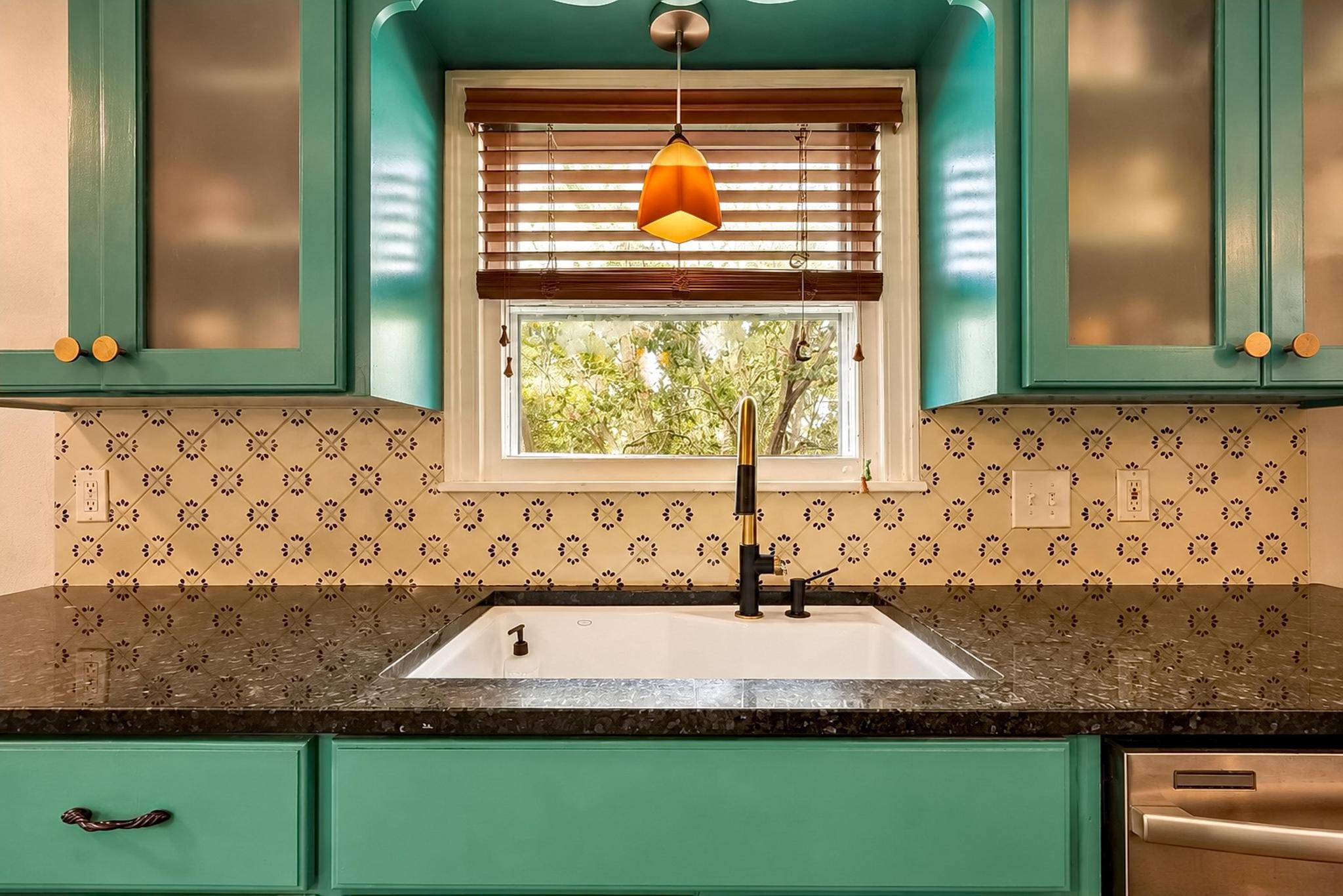 2209 La Casa DR