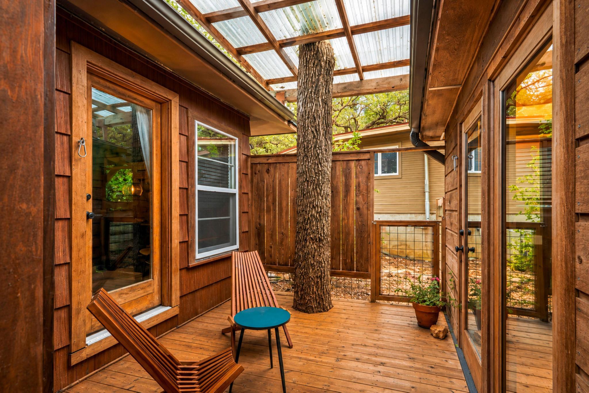 2209 La Casa DR