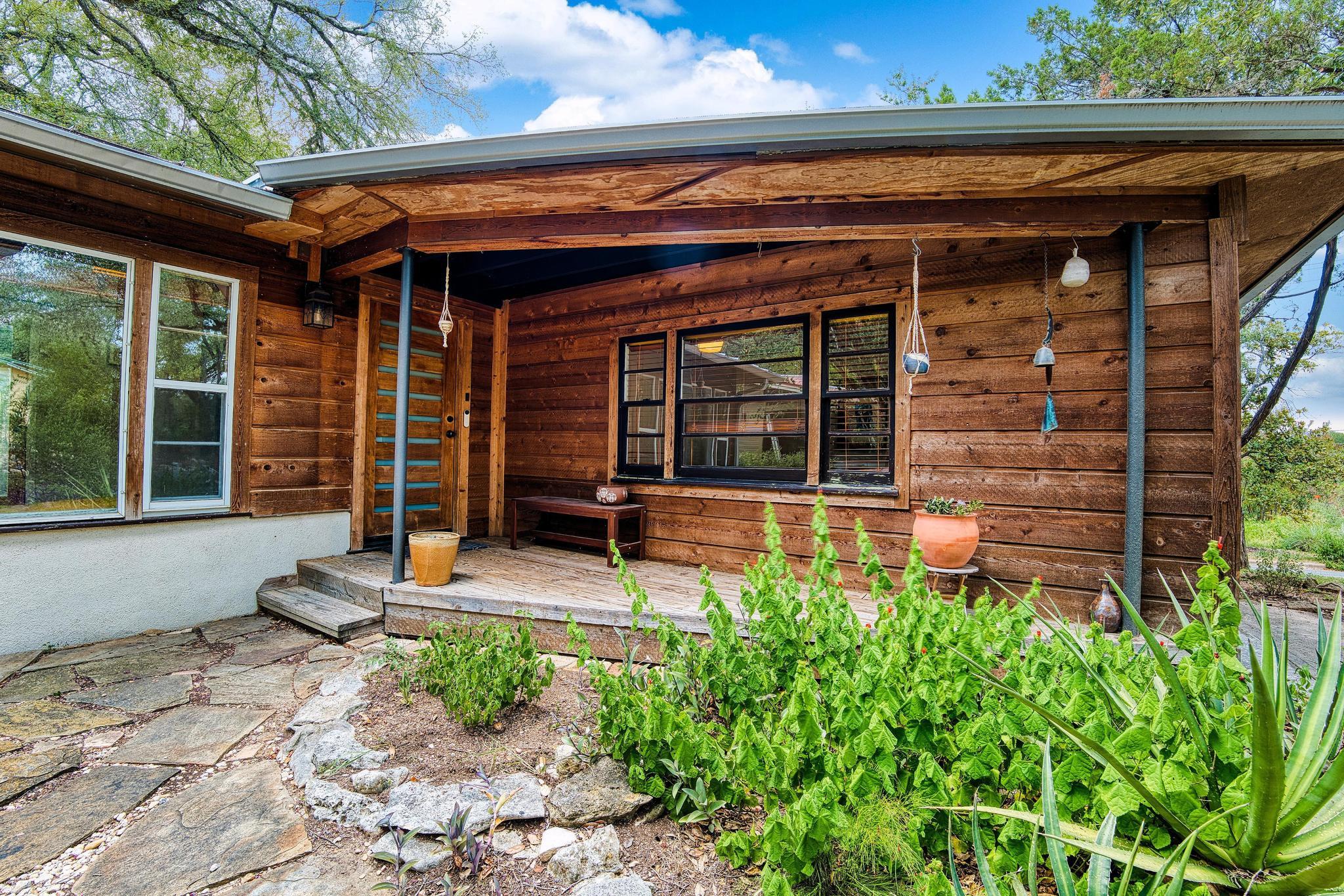 2209 La Casa DR