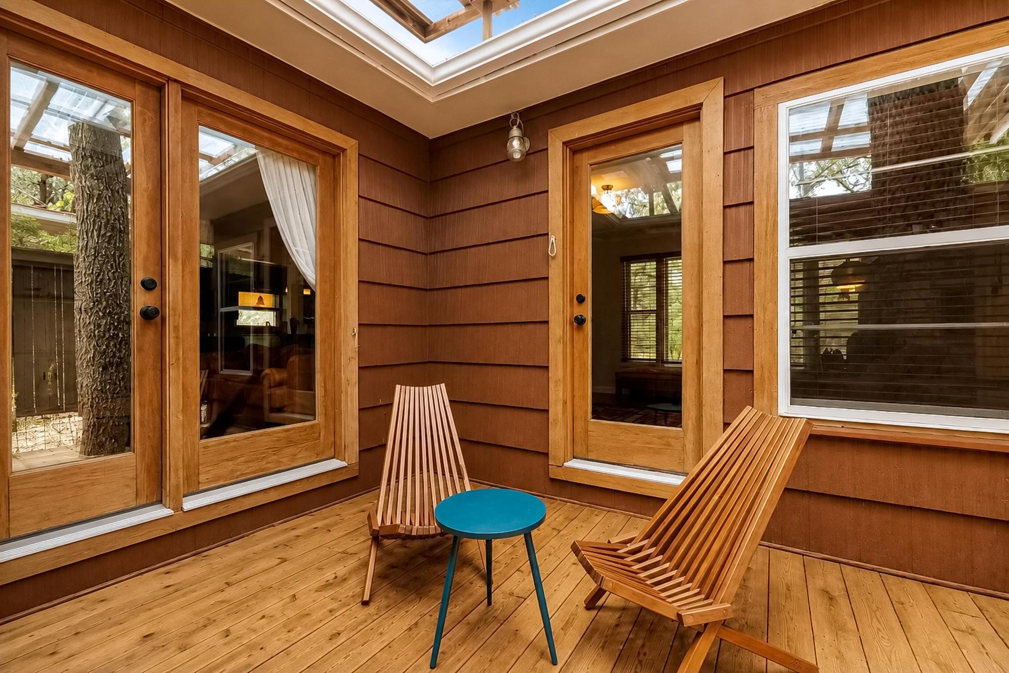 2209 La Casa DR