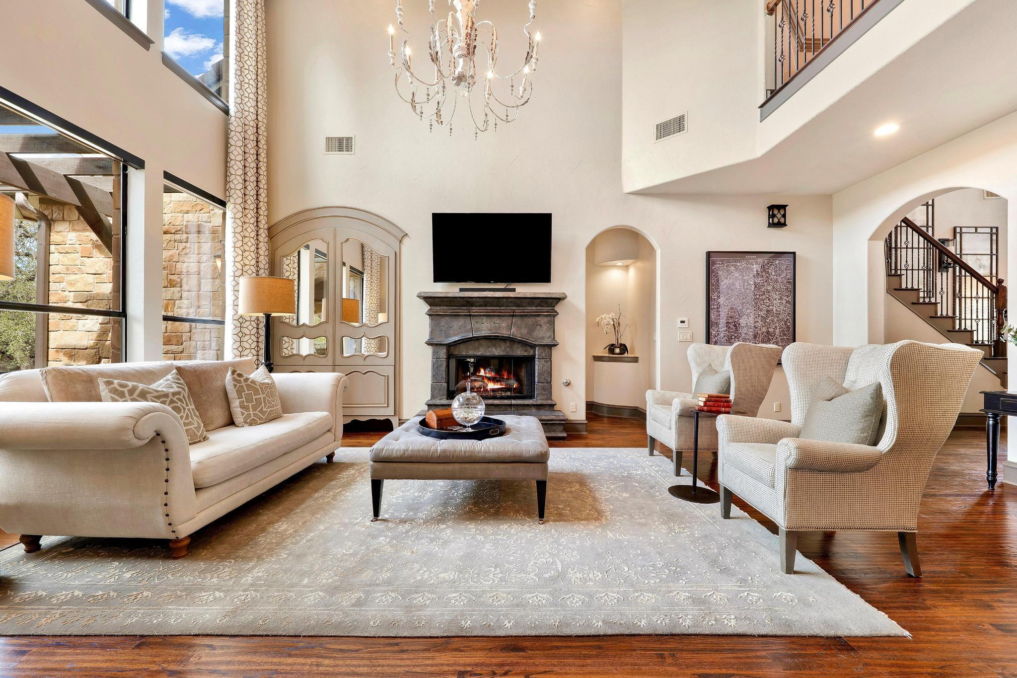 2104 University Club DR