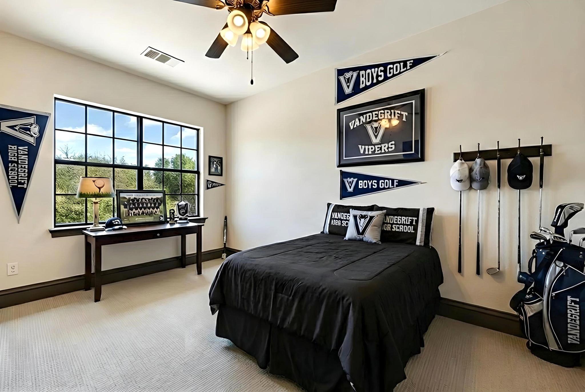 2104 University Club DR