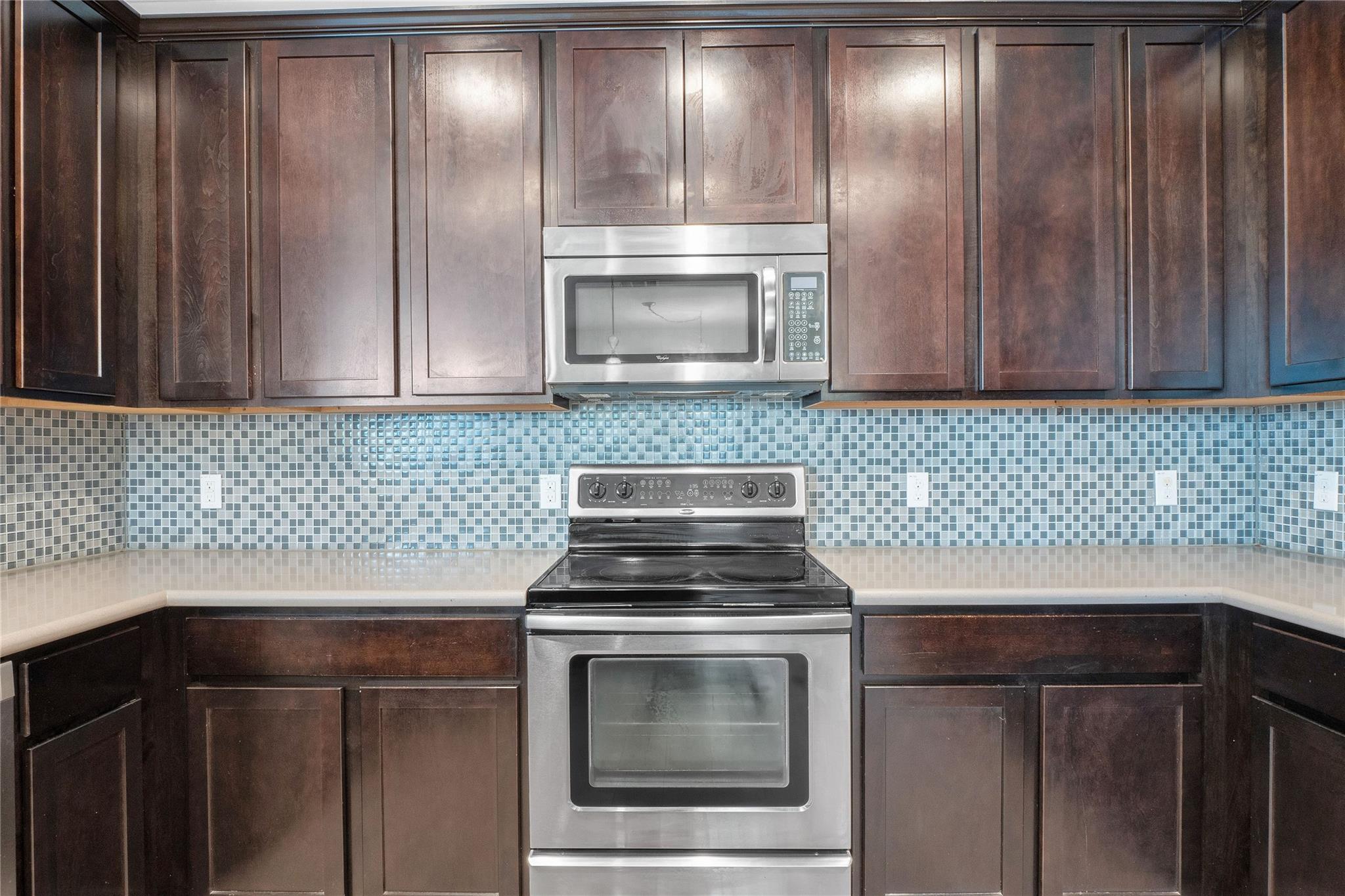 10217 English Oak DR