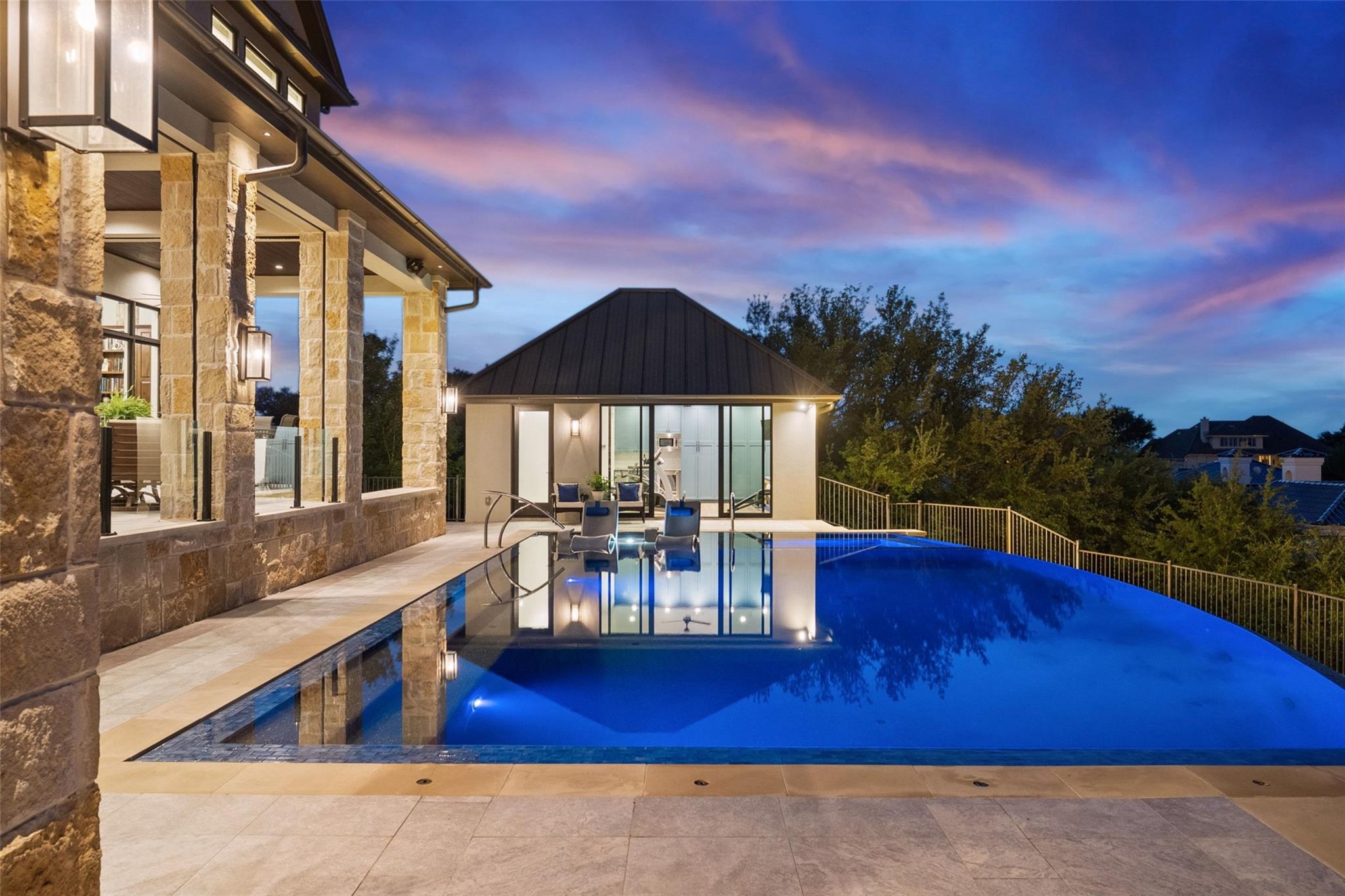 106 Diamond Hill DR