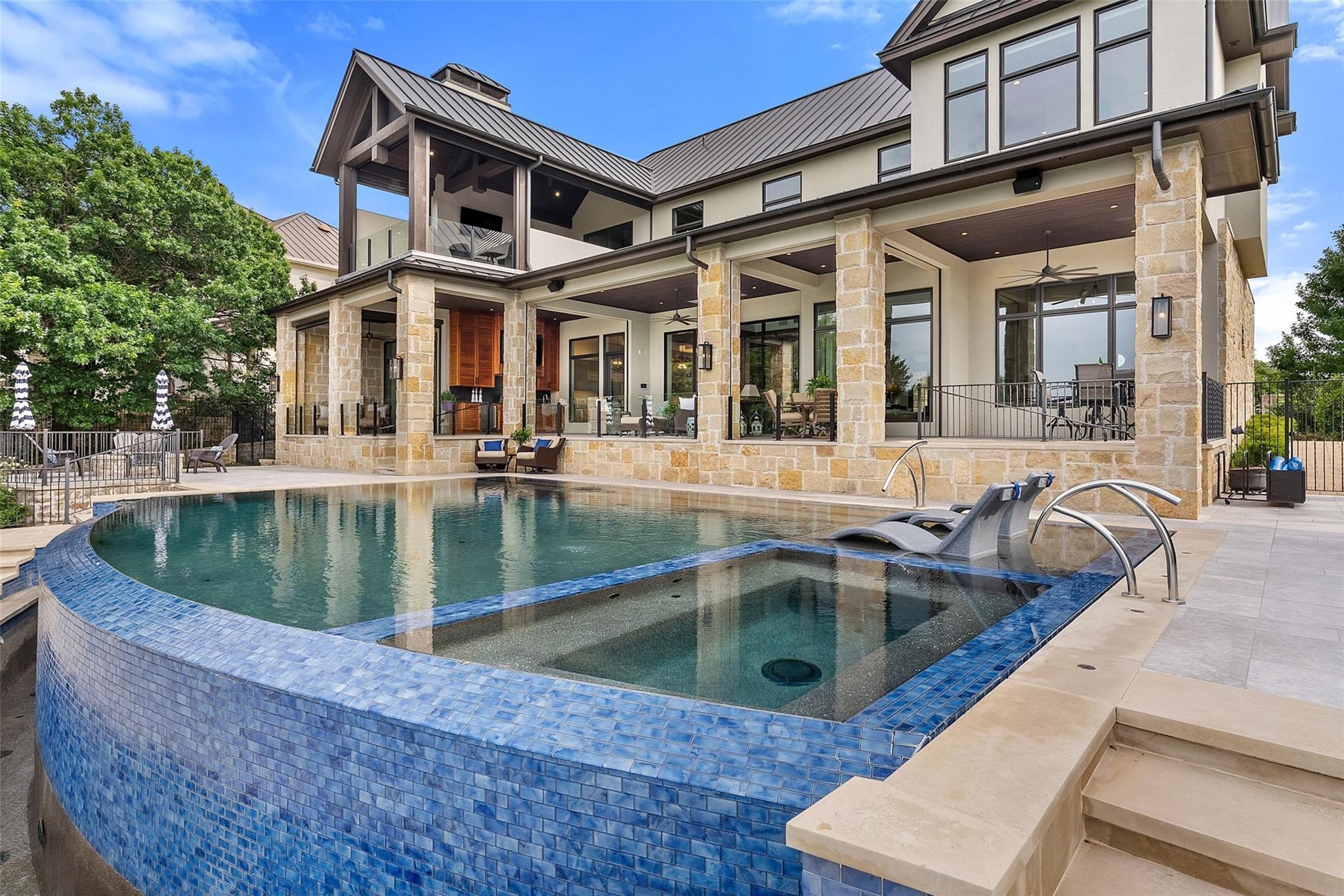 106 Diamond Hill DR
