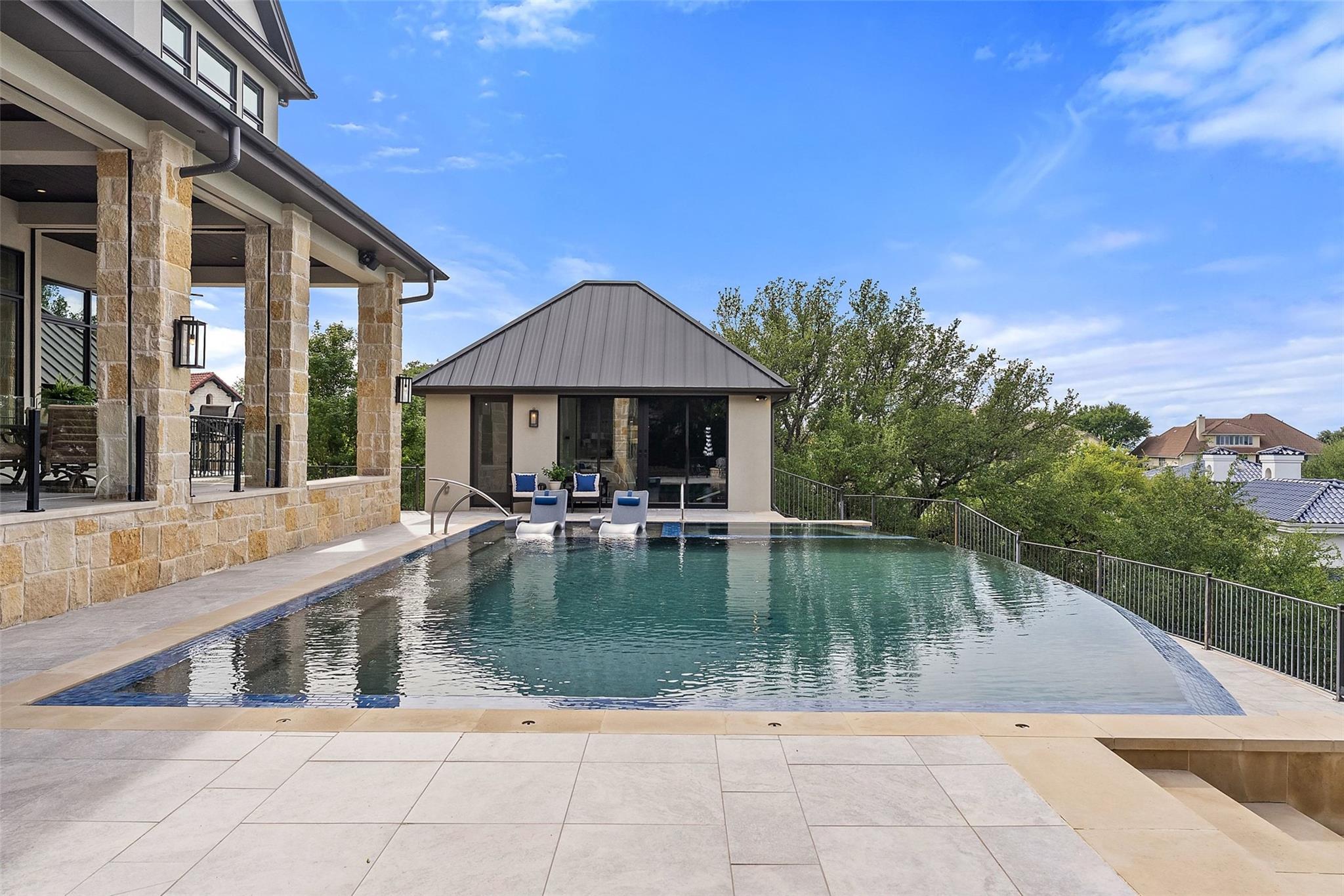 106 Diamond Hill DR