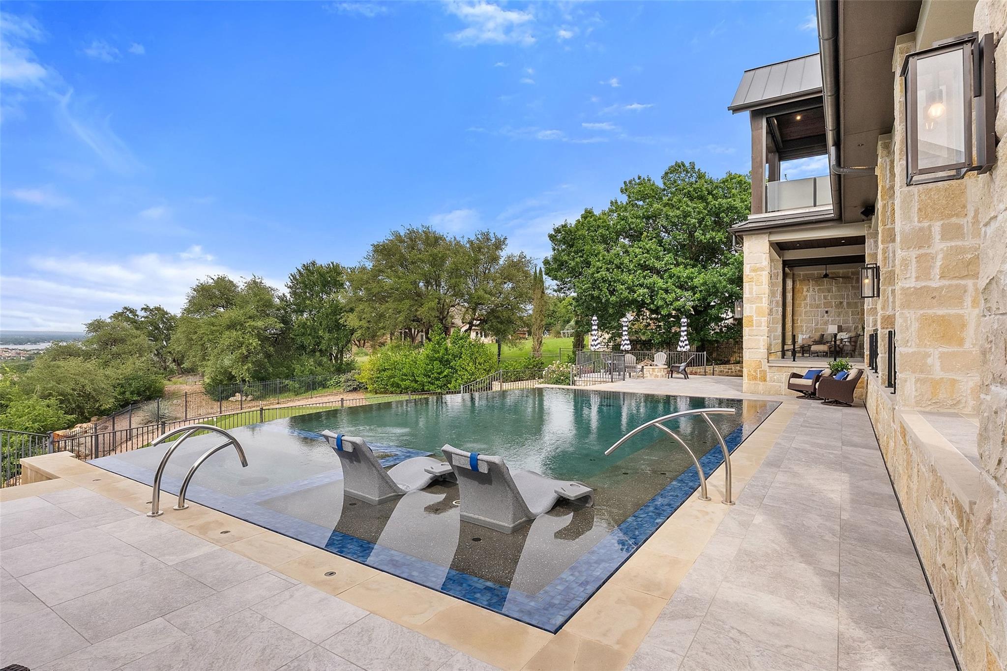 106 Diamond Hill DR