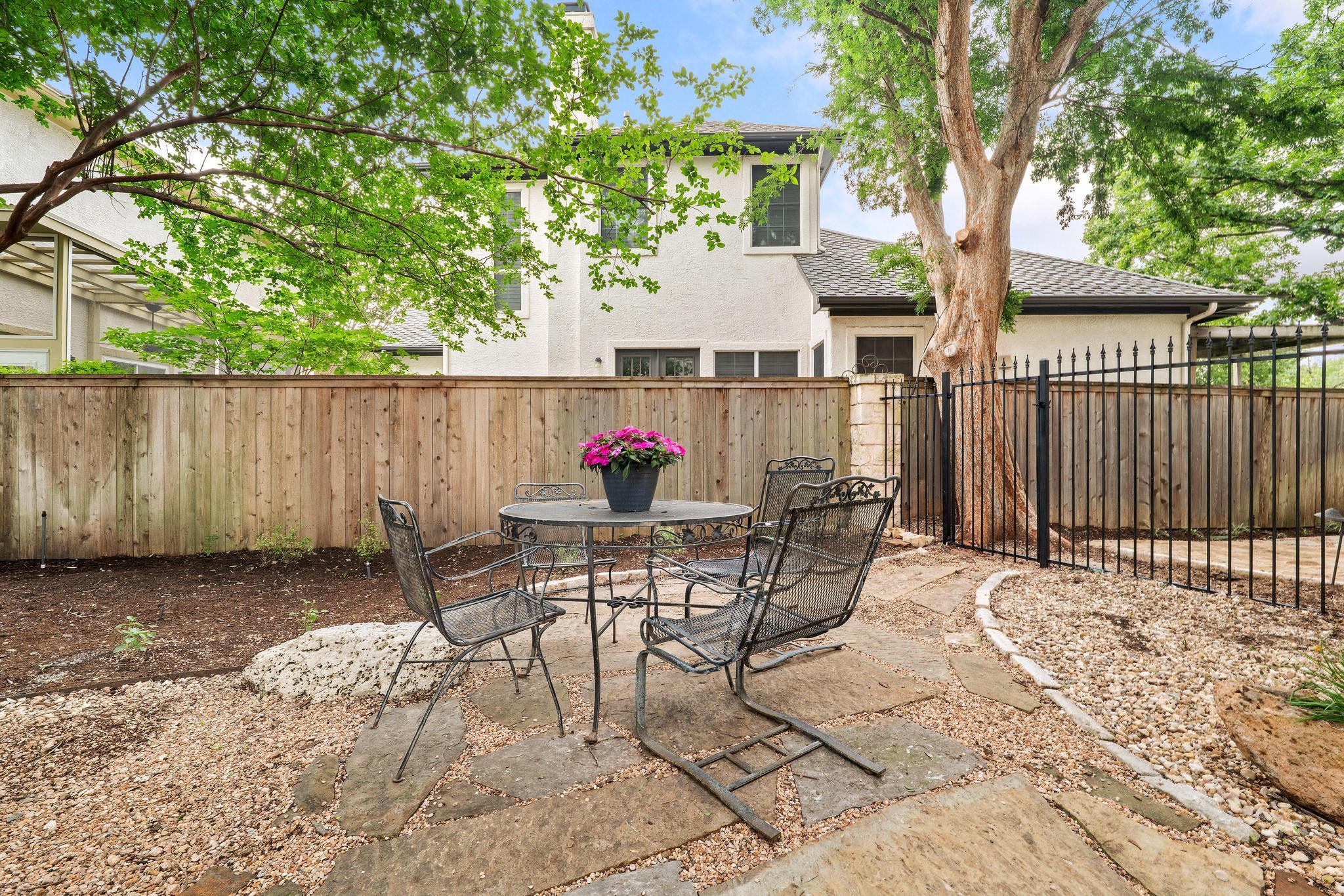 3903 Gaines CT