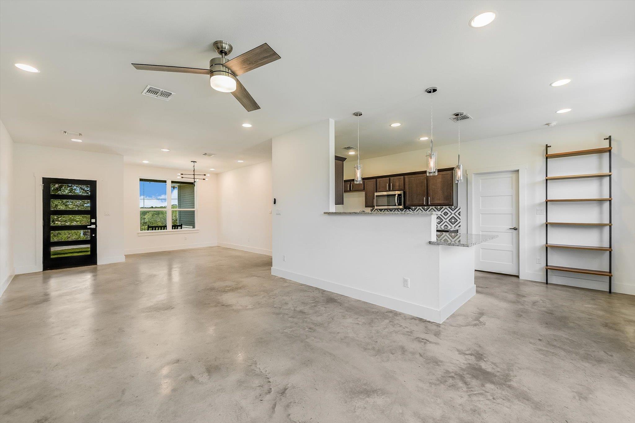 10201 Thomas LN