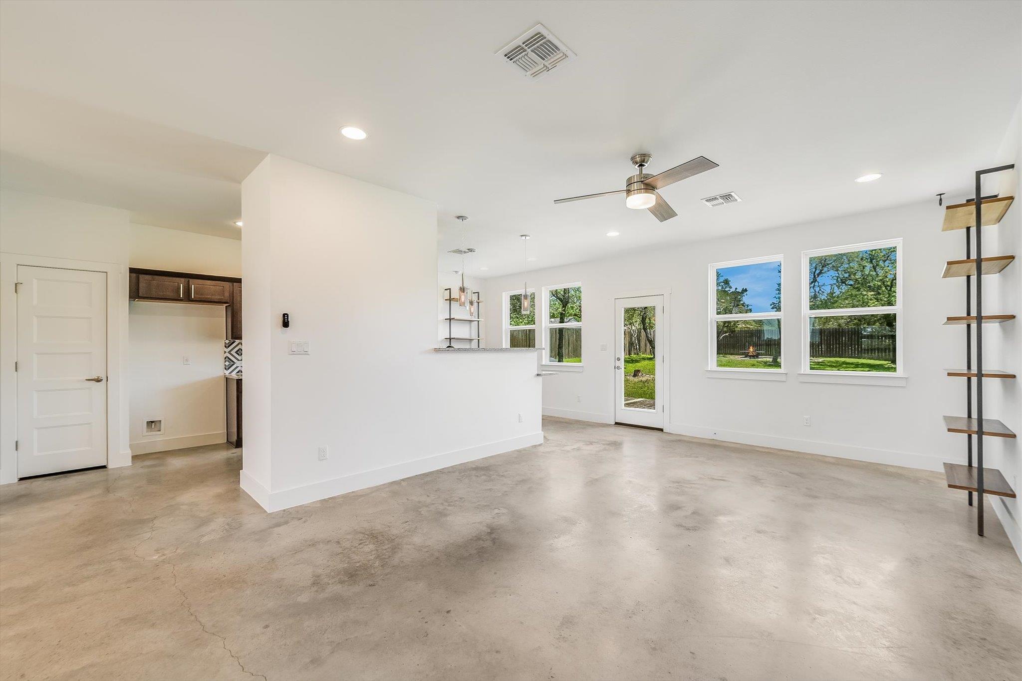 10201 Thomas LN