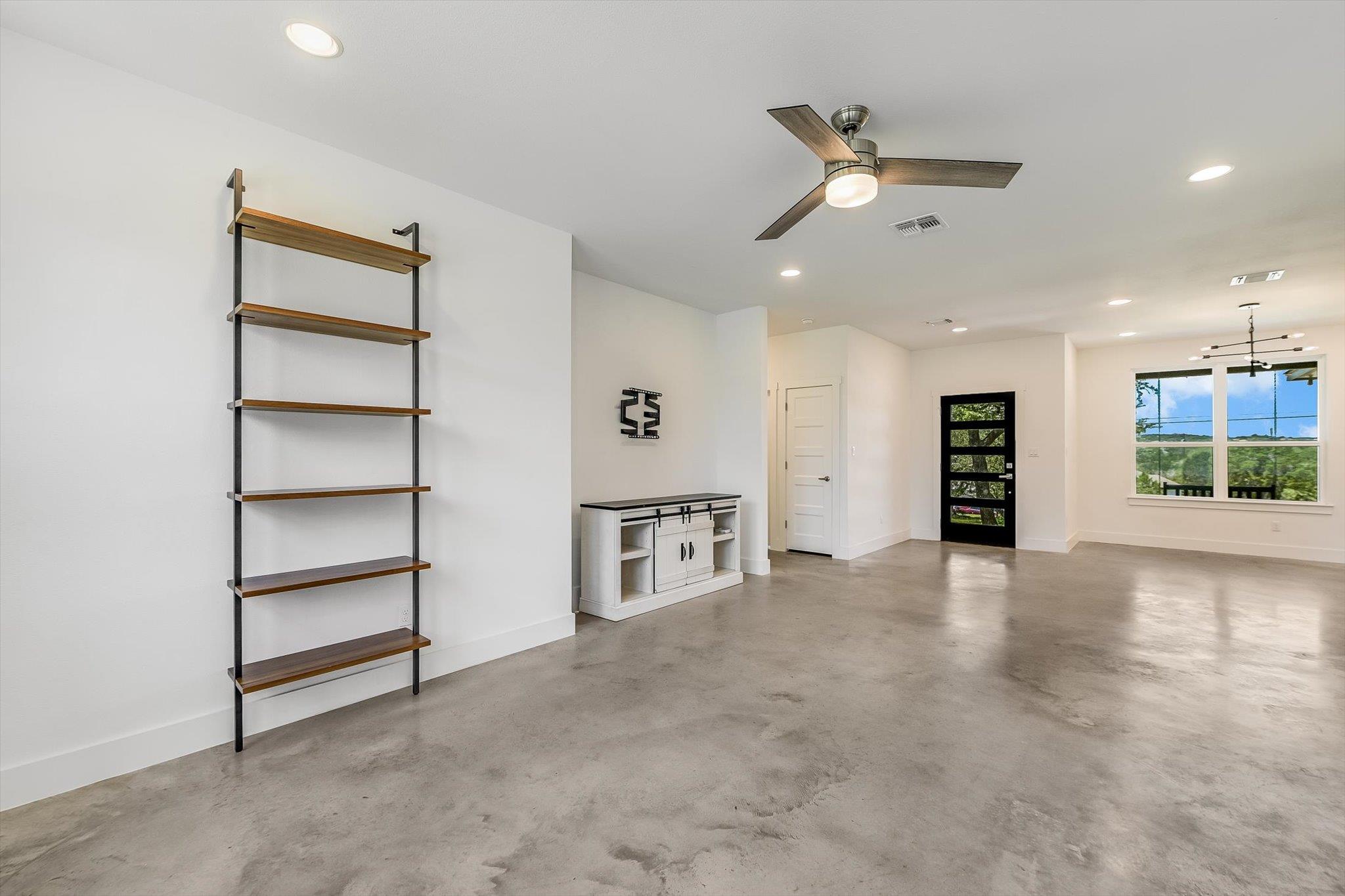 10201 Thomas LN