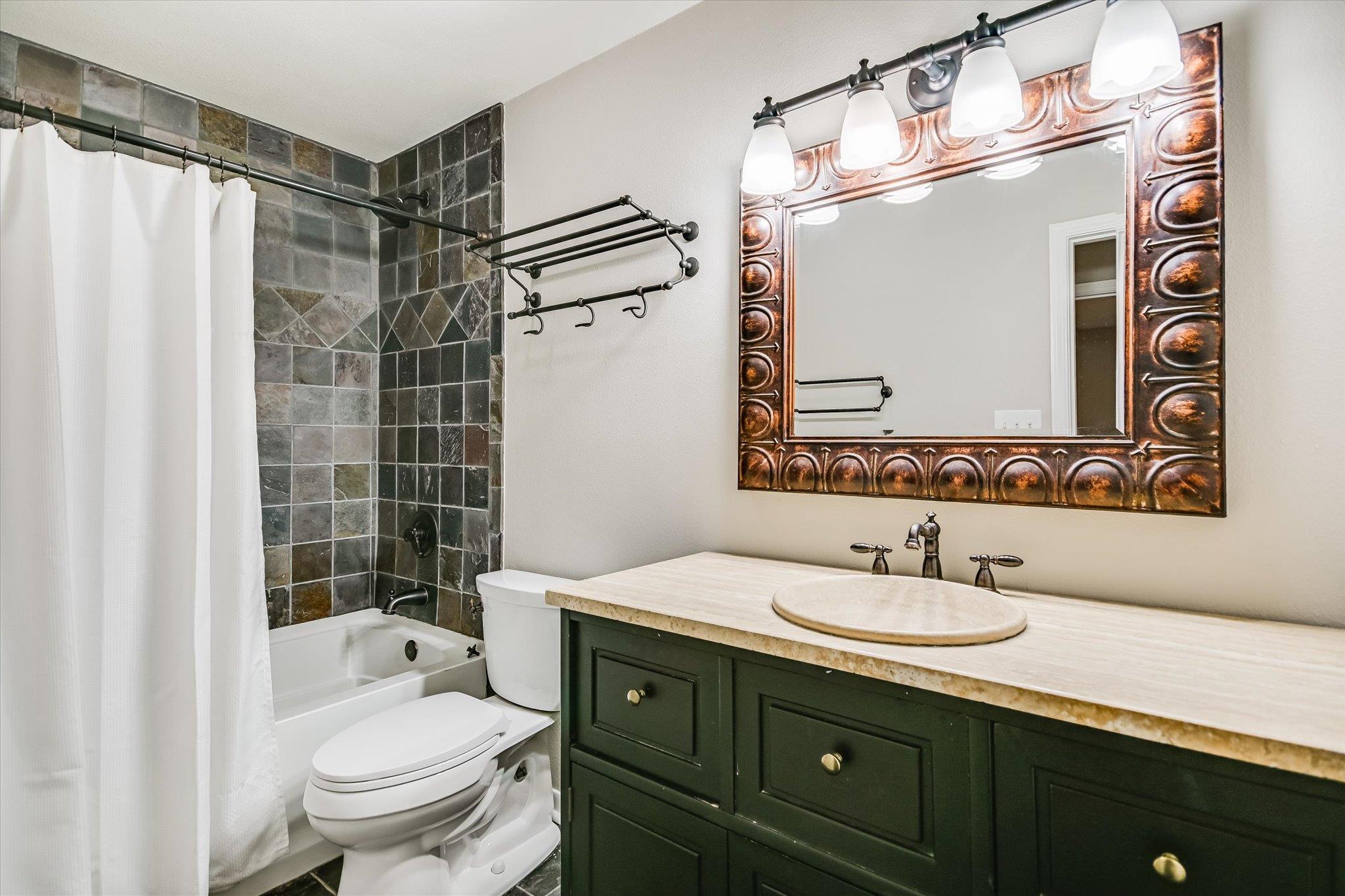 11601 Three Oaks TRL