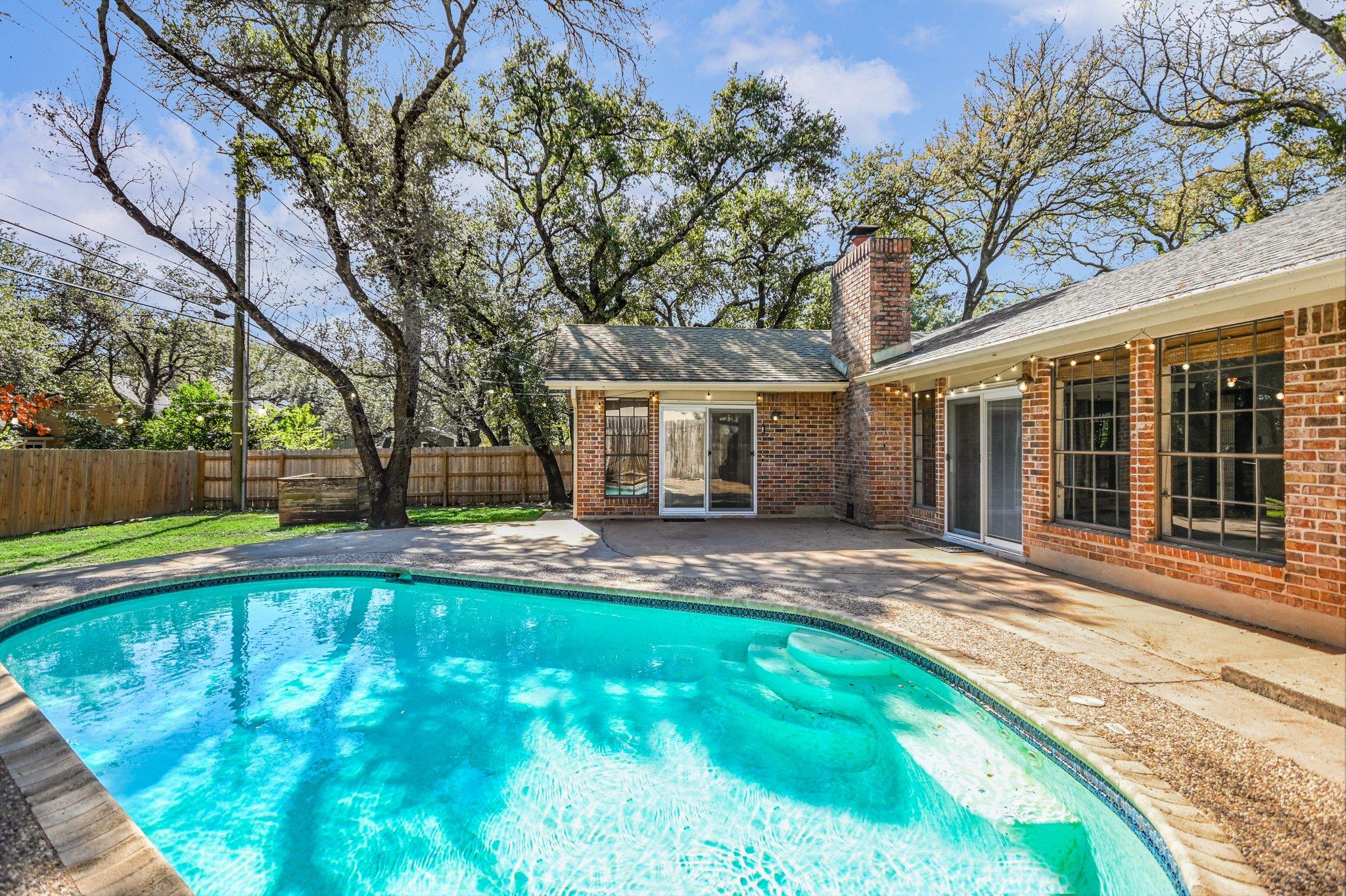 11601 Three Oaks TRL