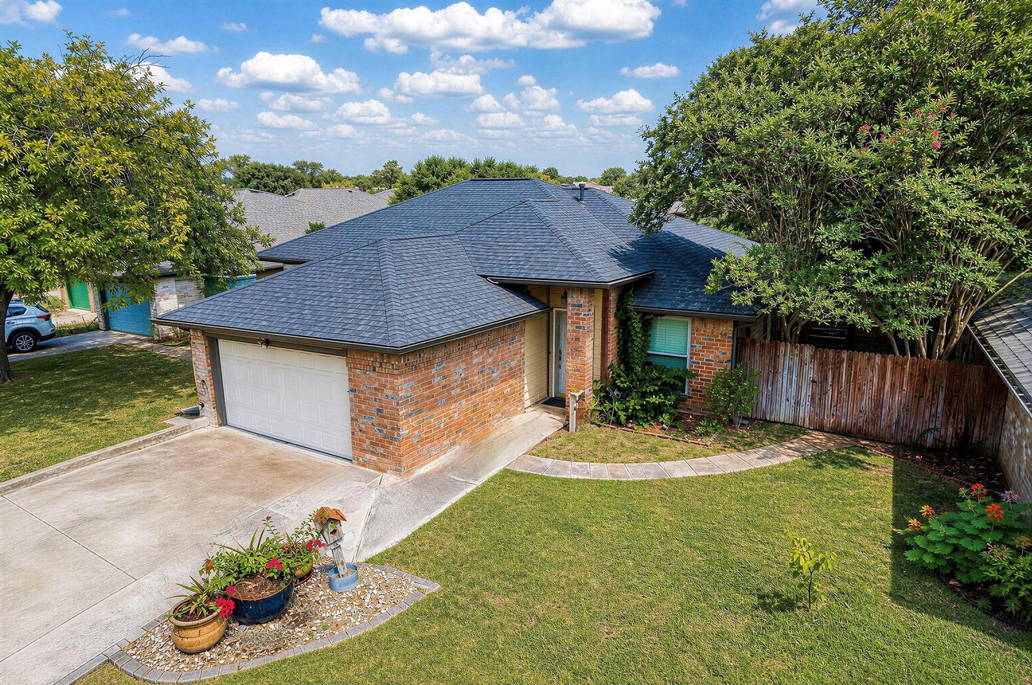 608 Saunders DR