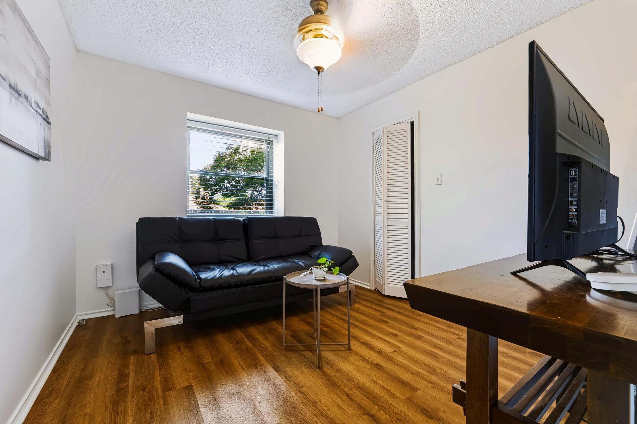 608 Saunders DR