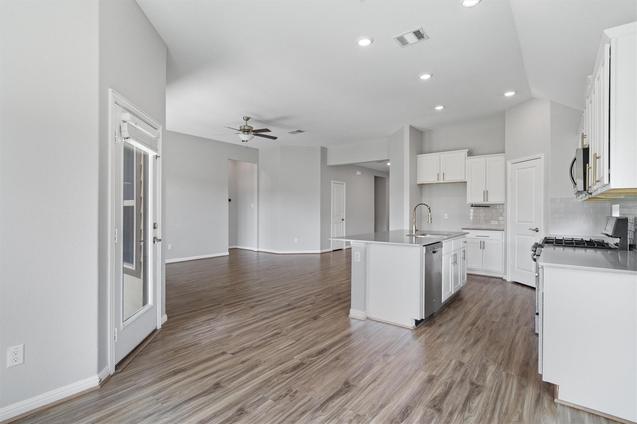 708 Hereford LOOP