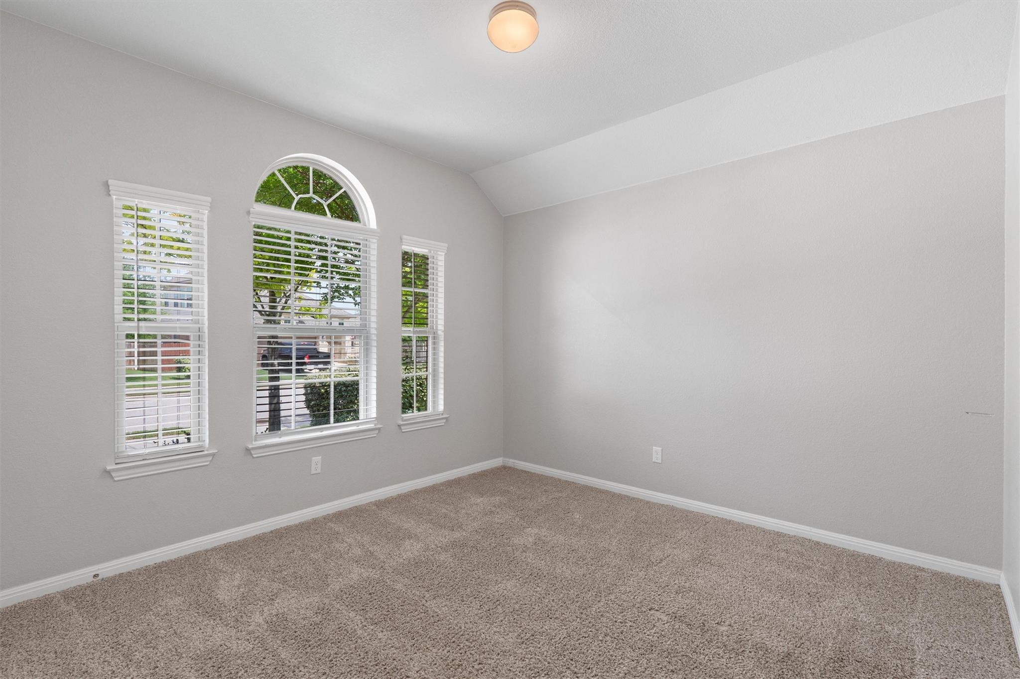 708 Hereford LOOP
