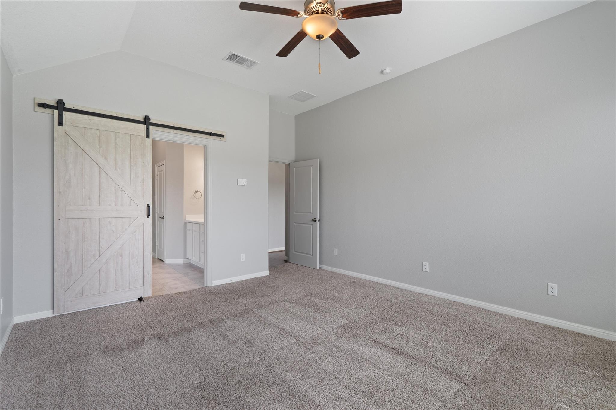 708 Hereford LOOP