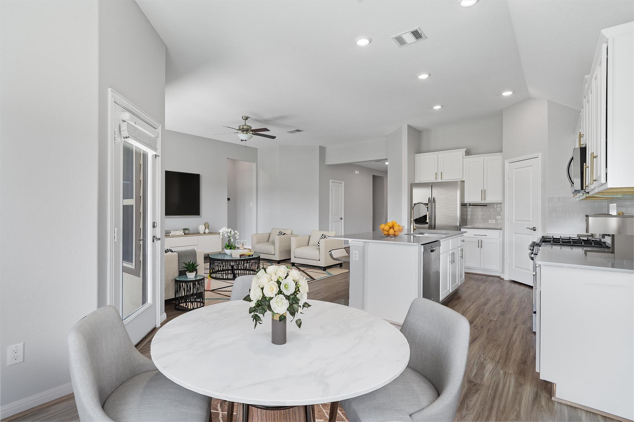 708 Hereford LOOP