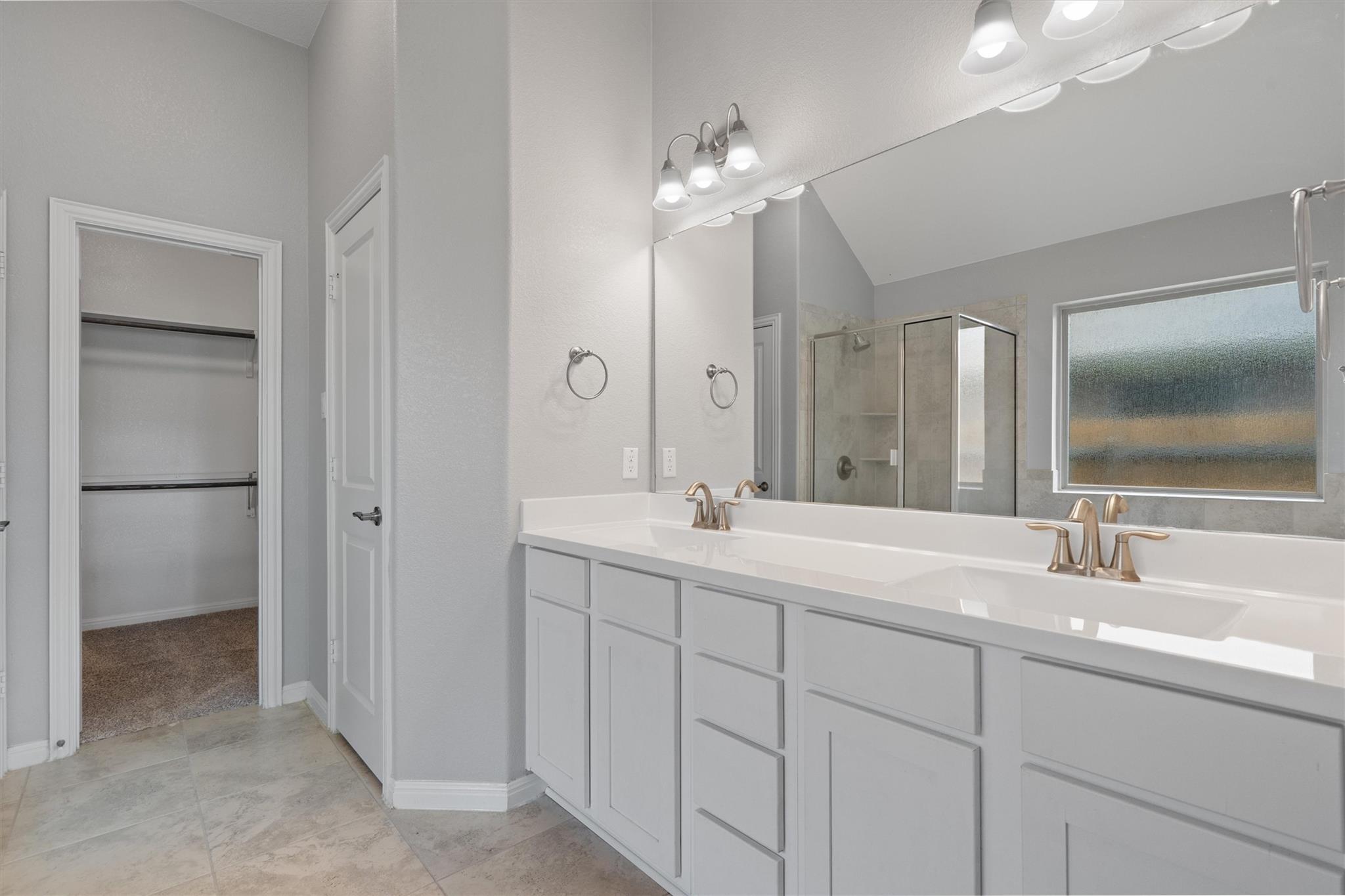 708 Hereford LOOP