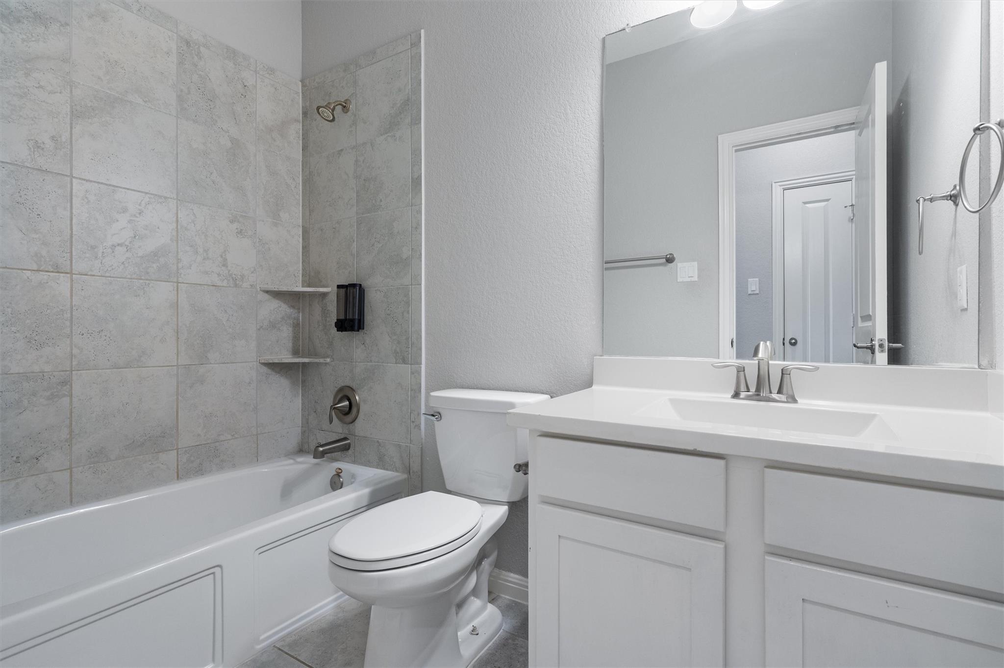 708 Hereford LOOP