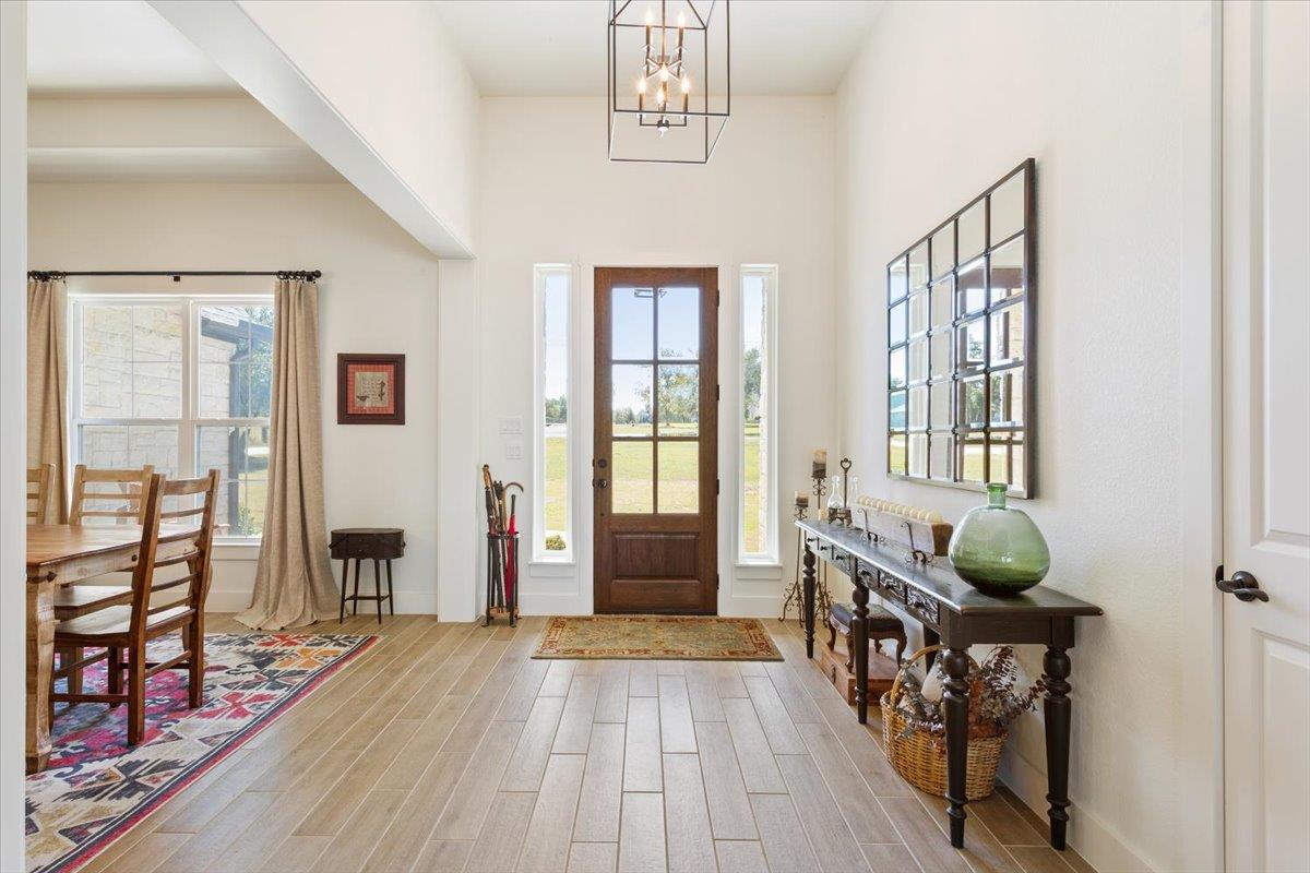 1250 E Creekview DR