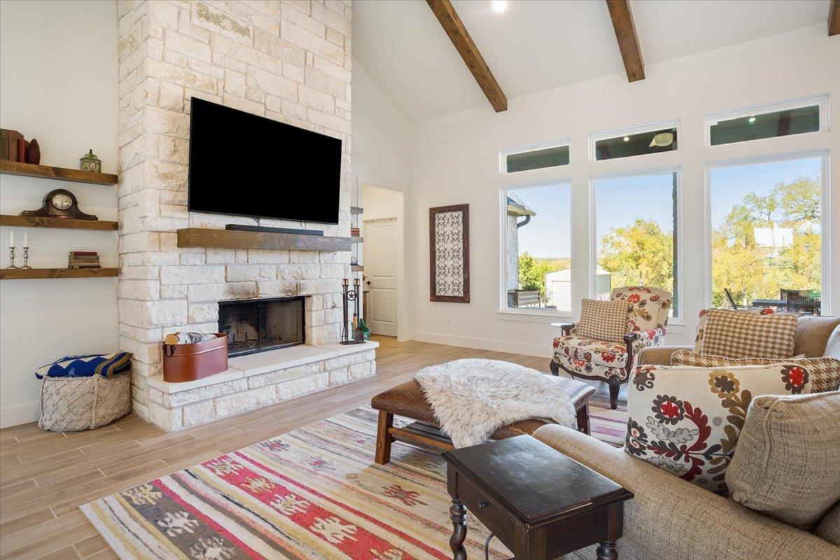 1250 E Creekview DR