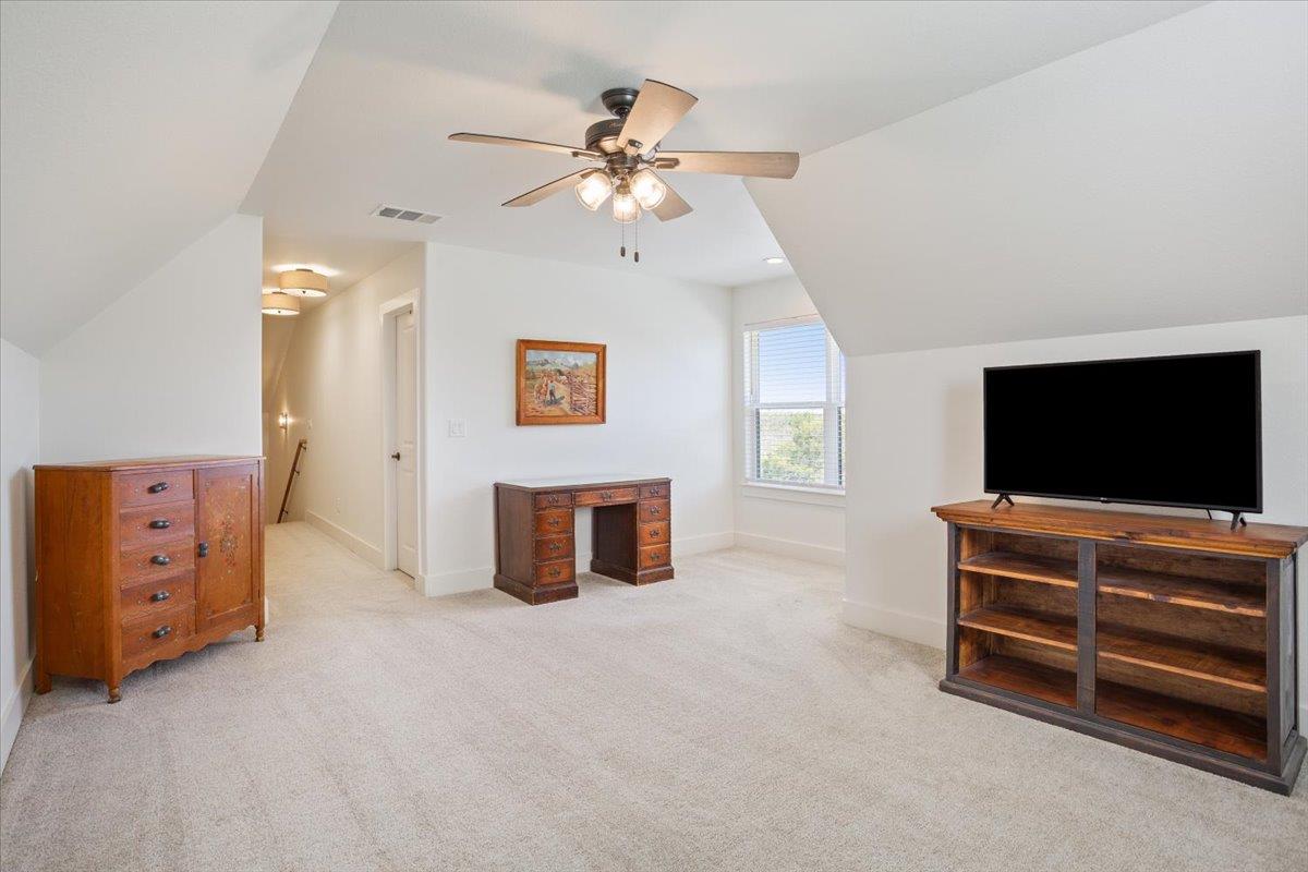 1250 E Creekview DR