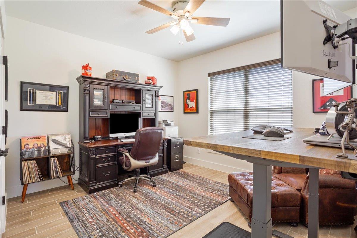 1250 E Creekview DR