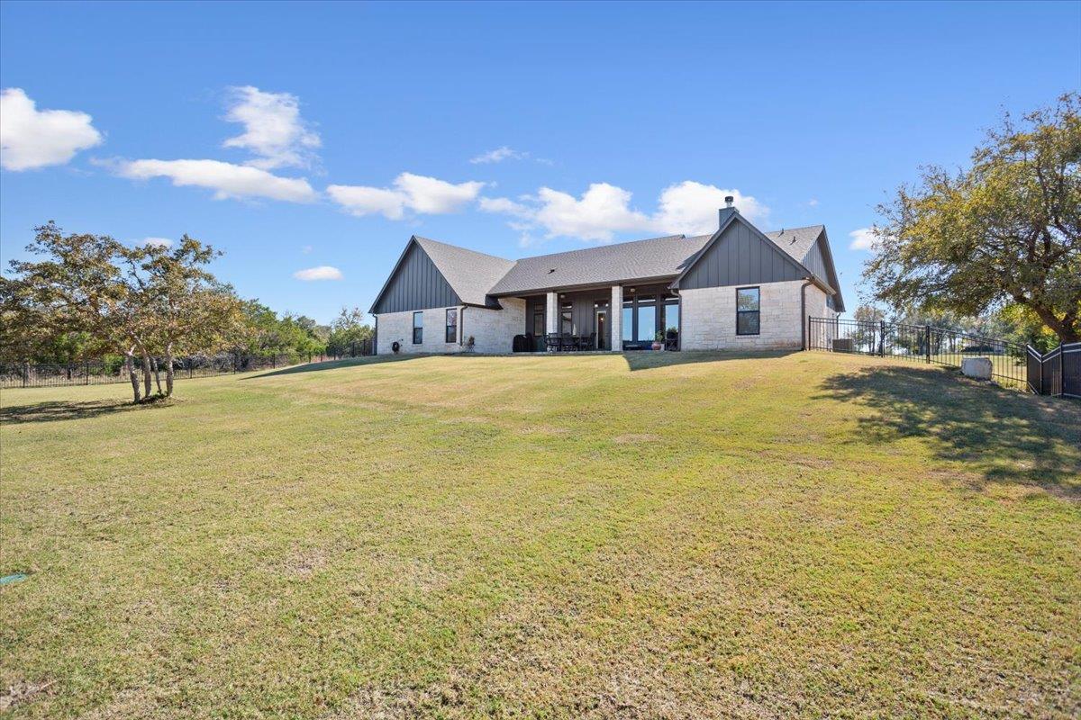 1250 E Creekview DR