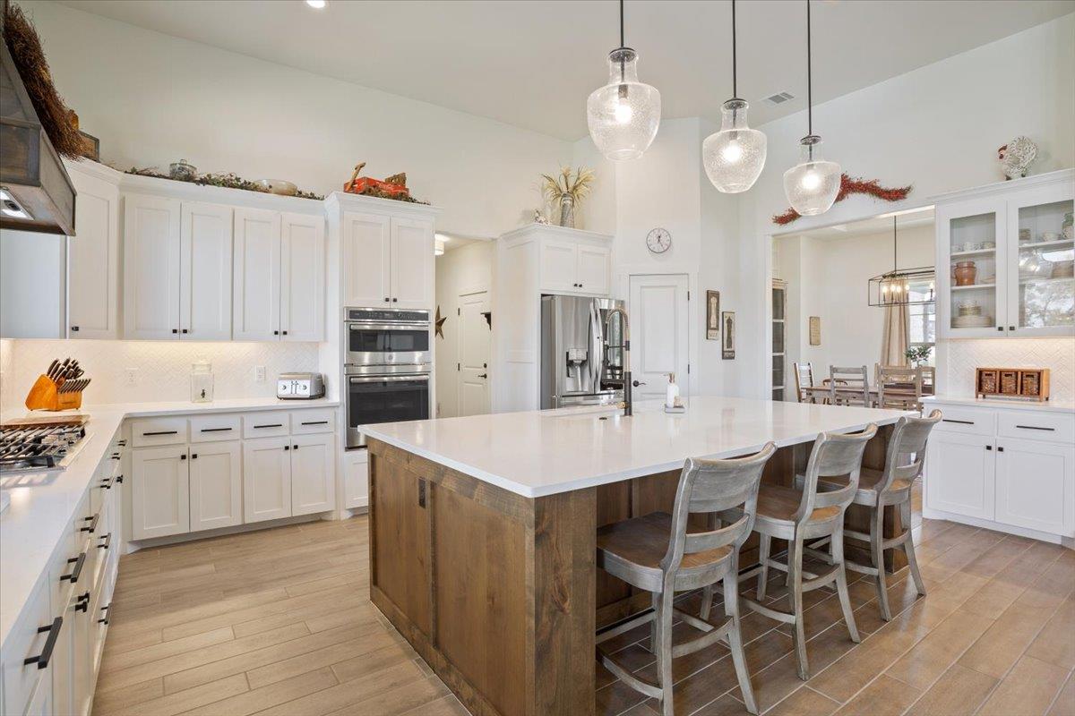 1250 E Creekview DR
