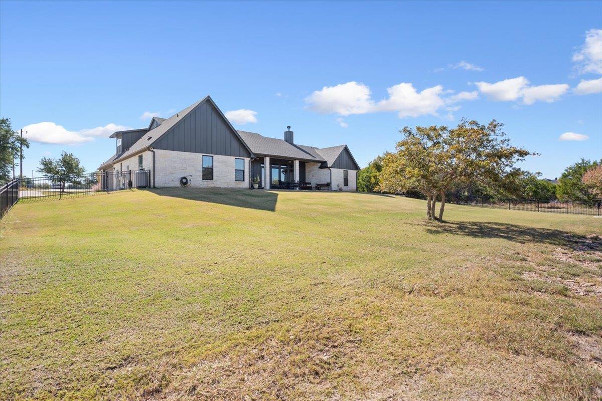 1250 E Creekview DR