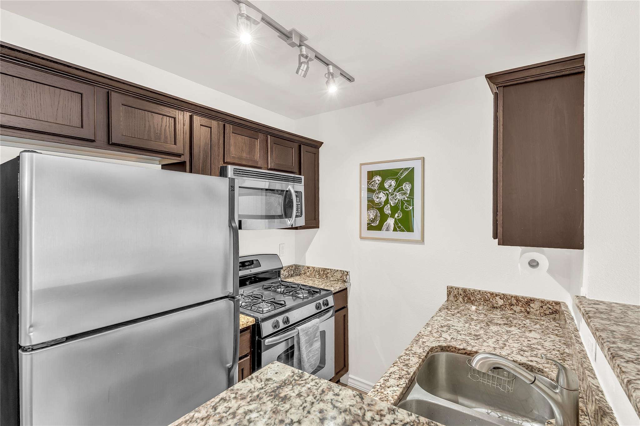 1307 Norwalk LN # 206