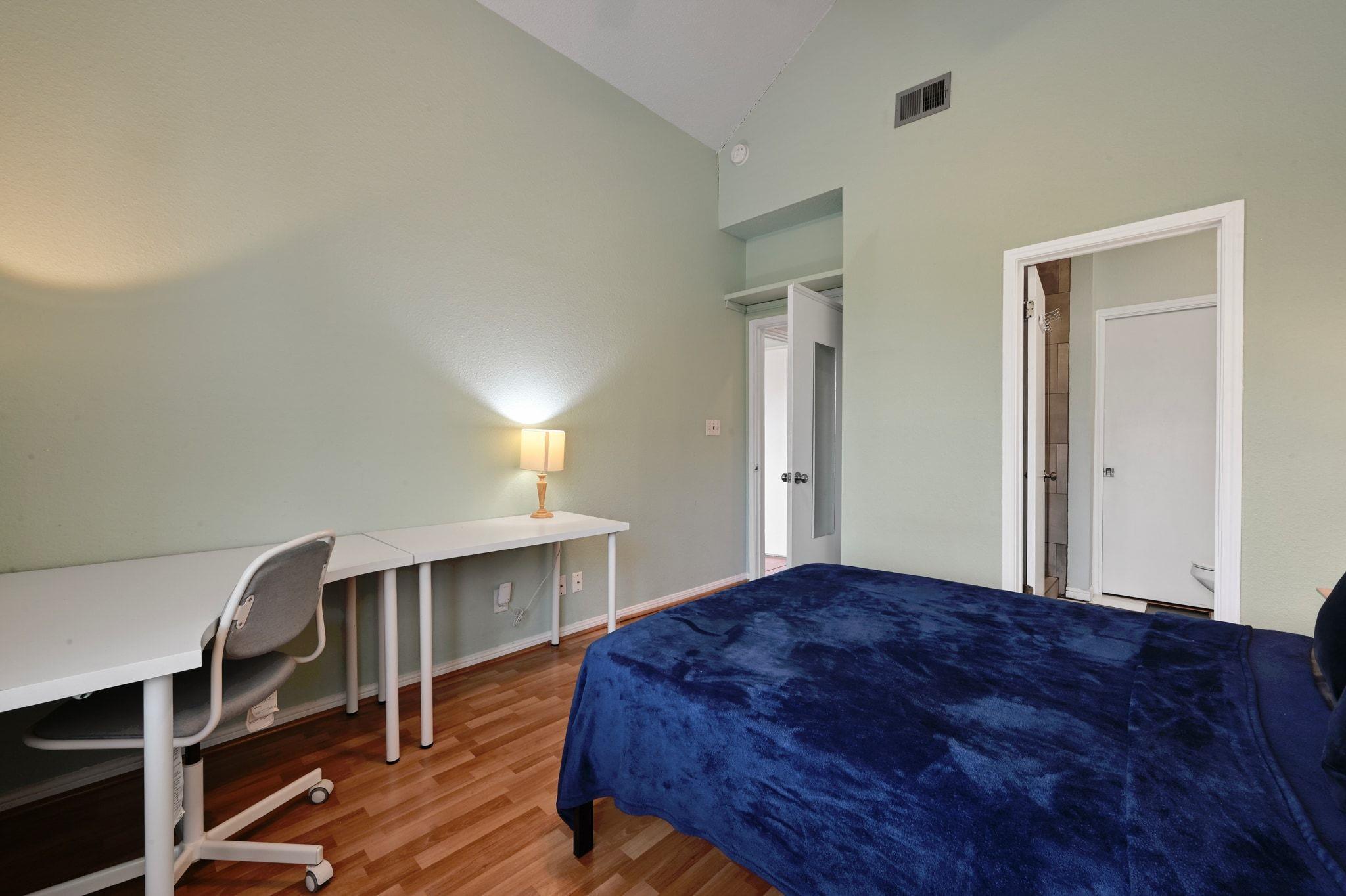 1910 Robbins PL # 303