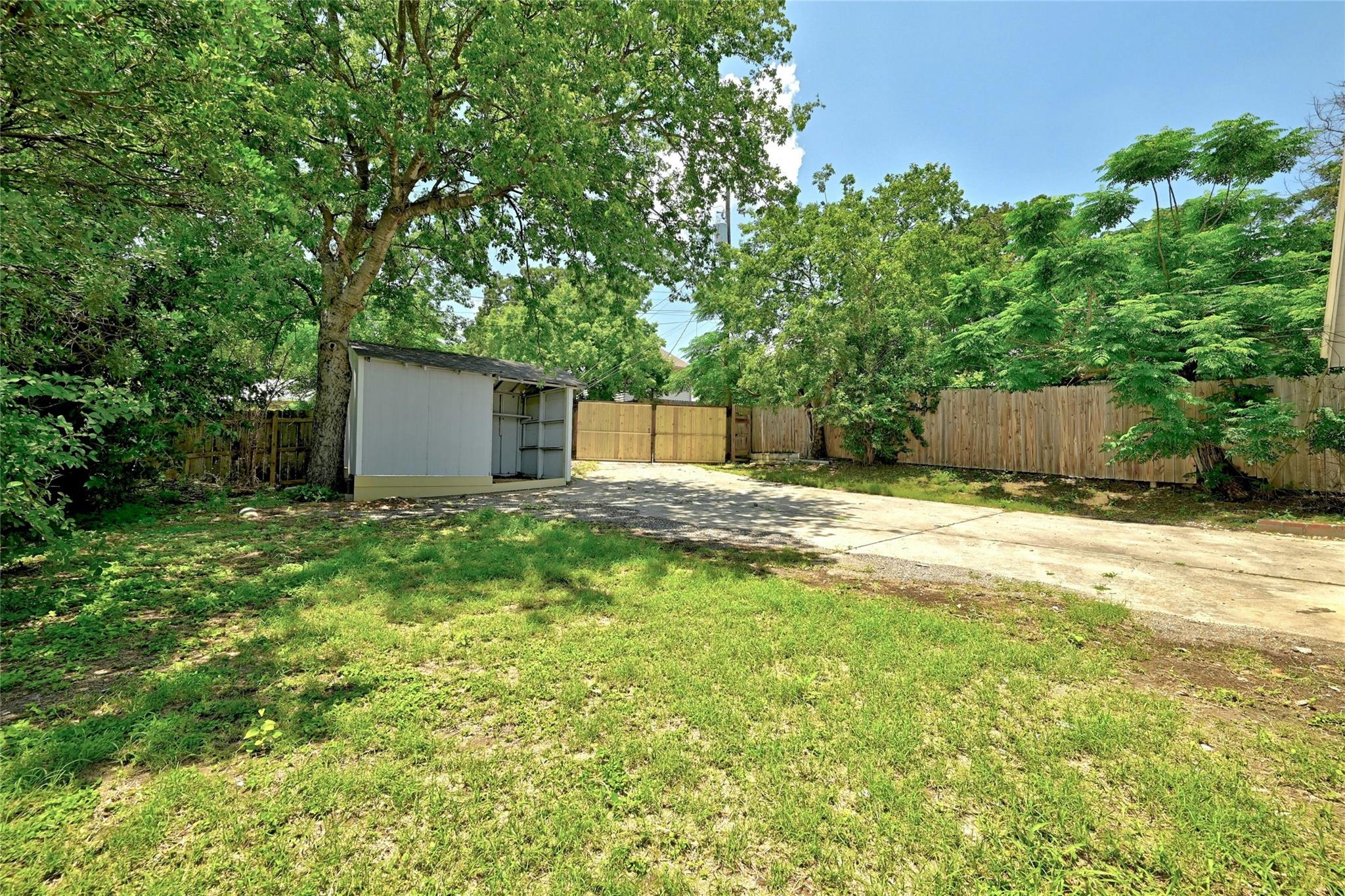 1200 Walnut Ave