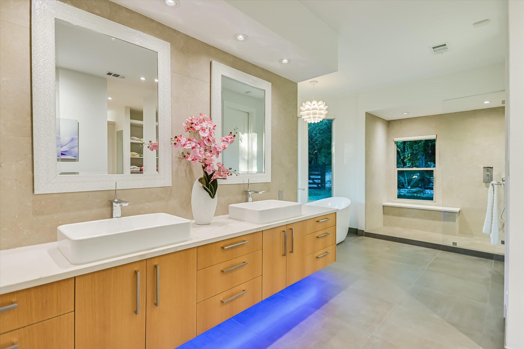 601 Crystal Creek DR