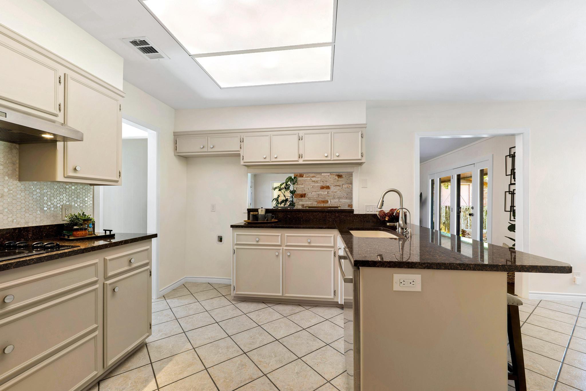 9105 Balcones Club DR