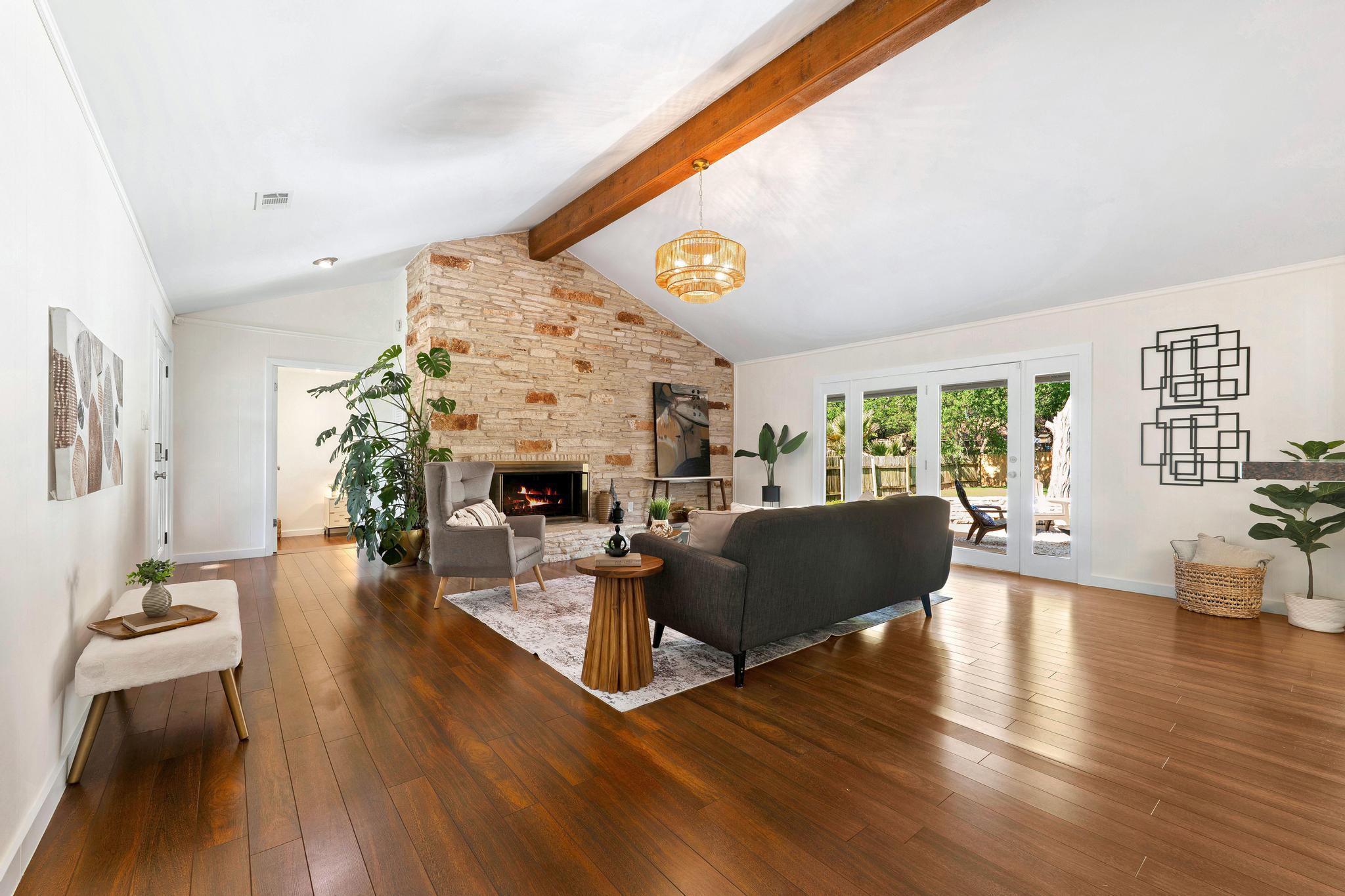 9105 Balcones Club DR
