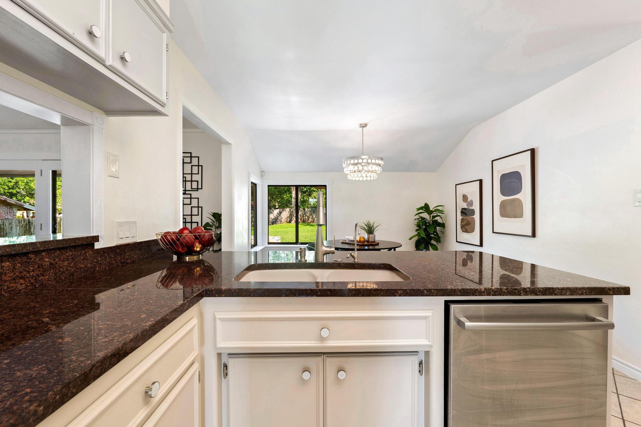 9105 Balcones Club DR