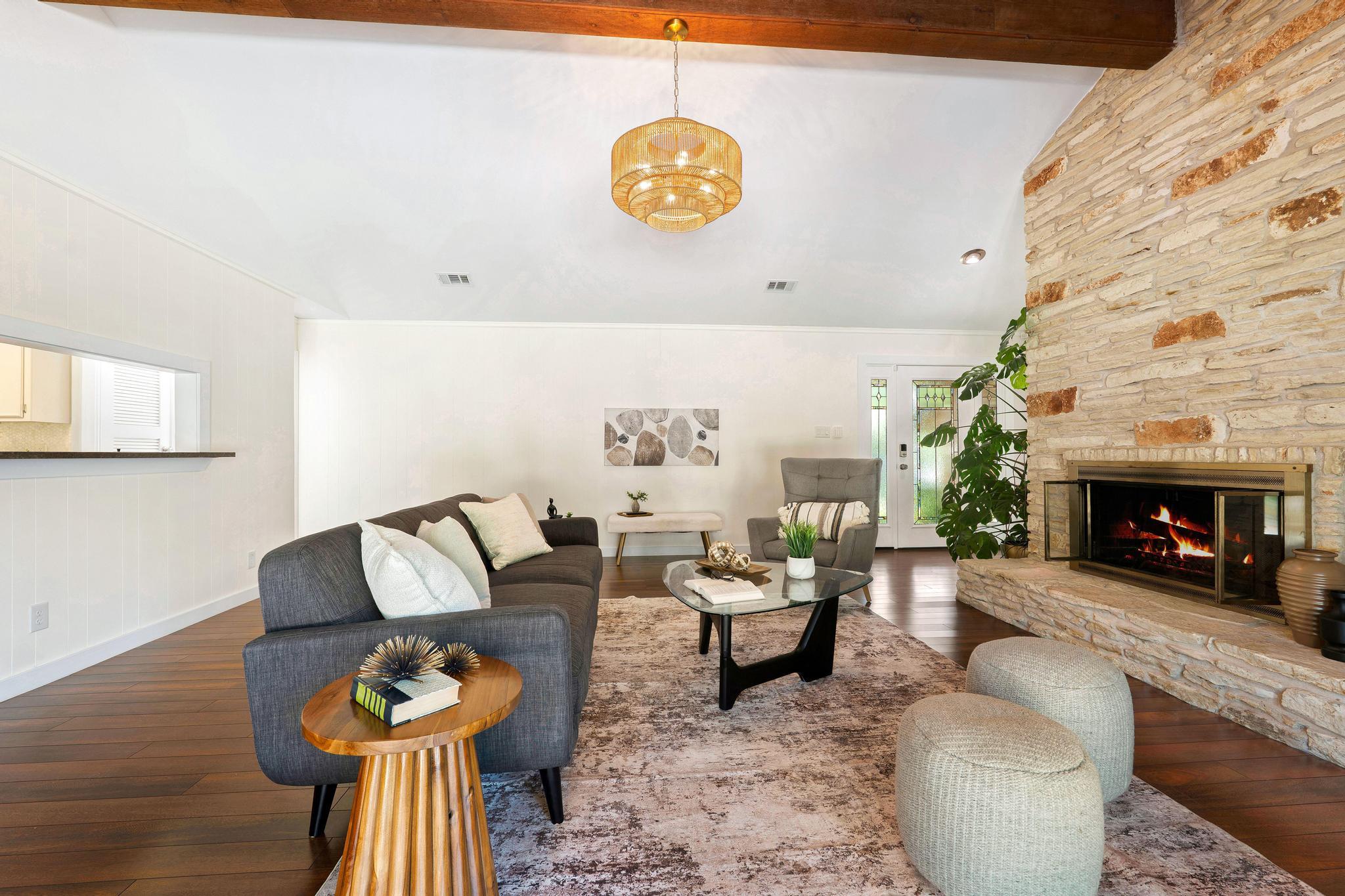 9105 Balcones Club DR