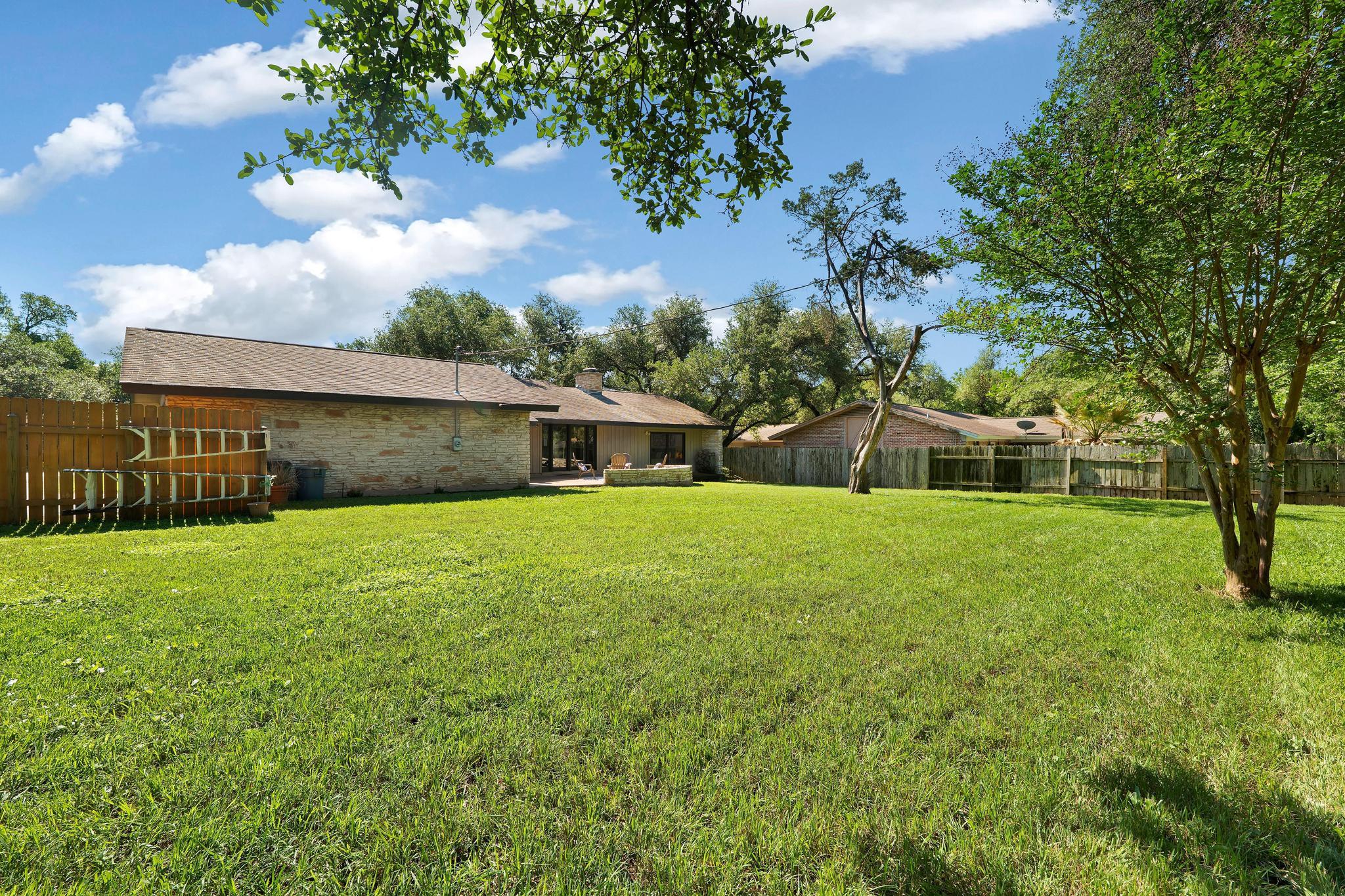 9105 Balcones Club DR