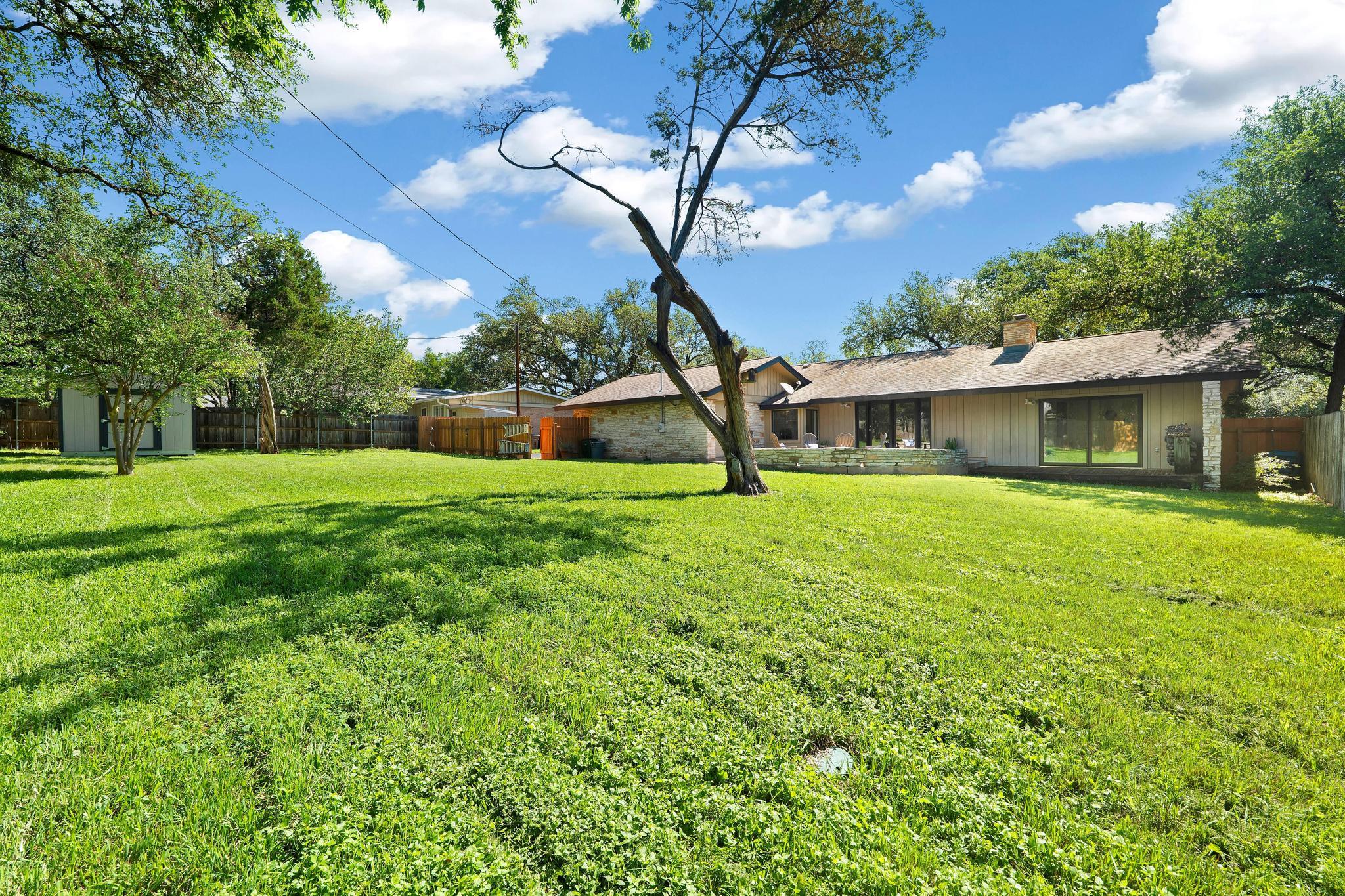 9105 Balcones Club DR